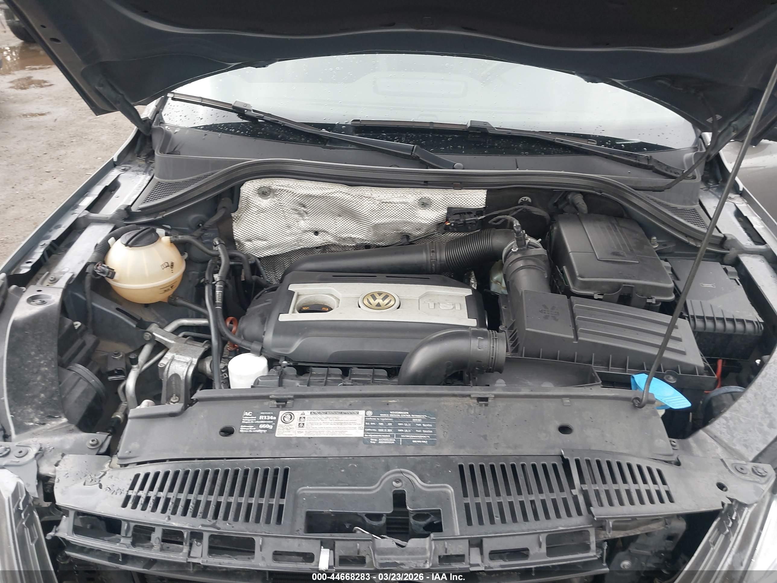 VOLKSWAGEN TIGUAN image 10