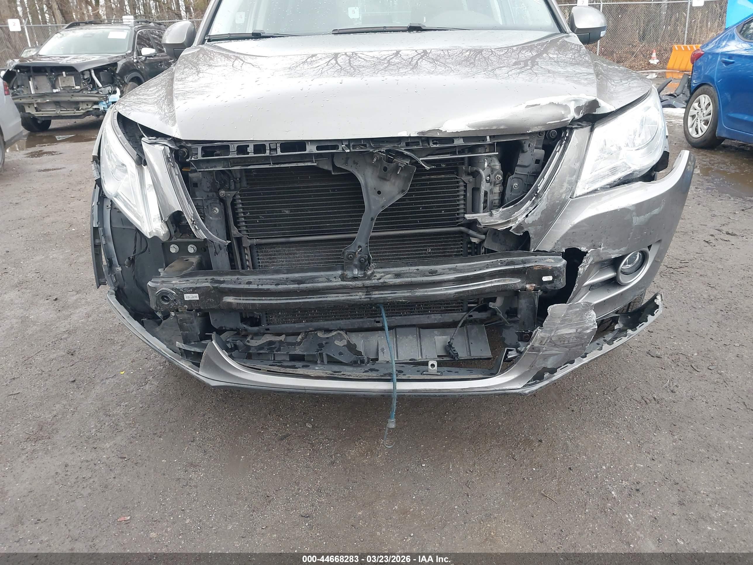 VOLKSWAGEN TIGUAN image 6