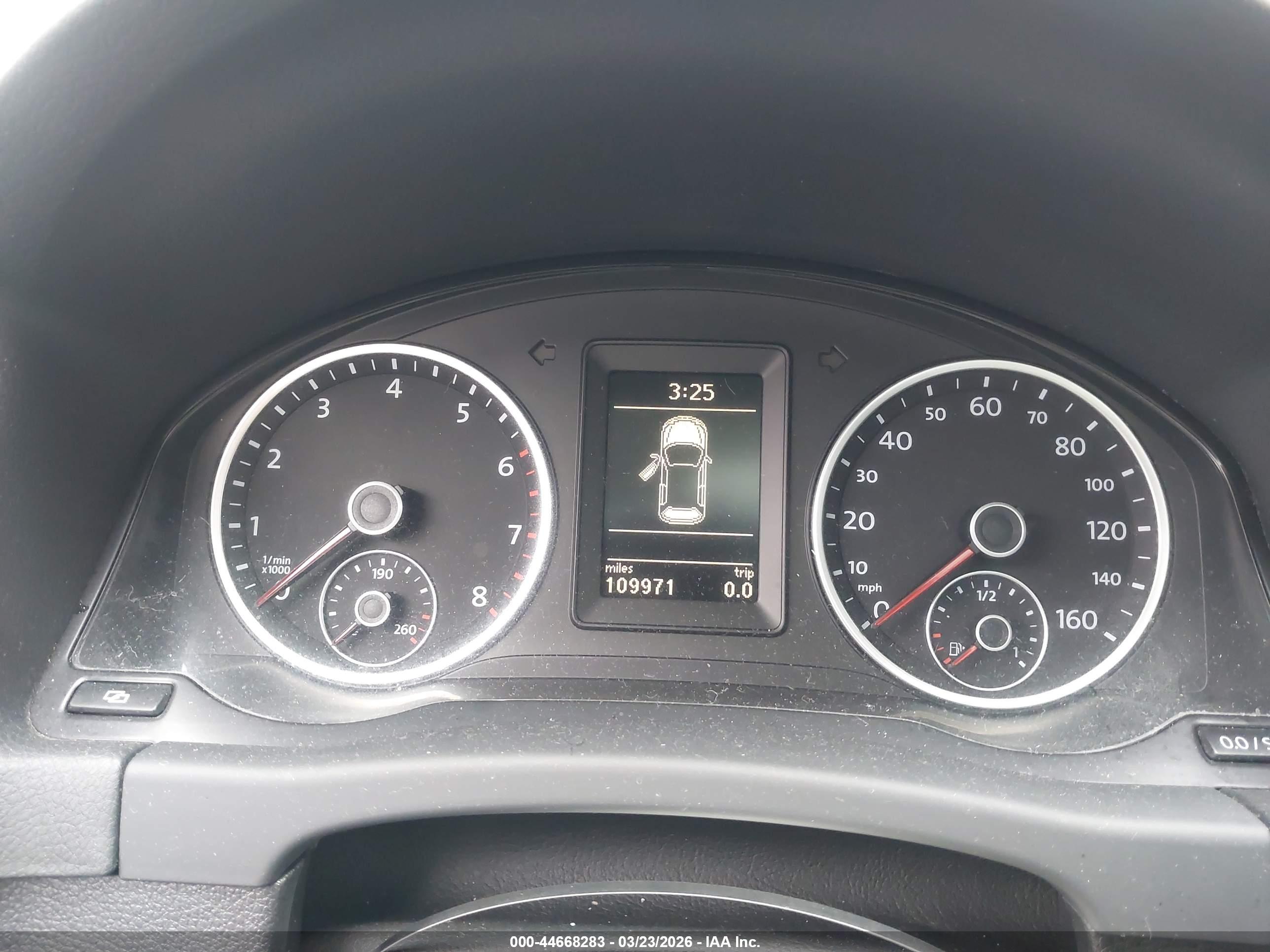 VOLKSWAGEN TIGUAN image 7
