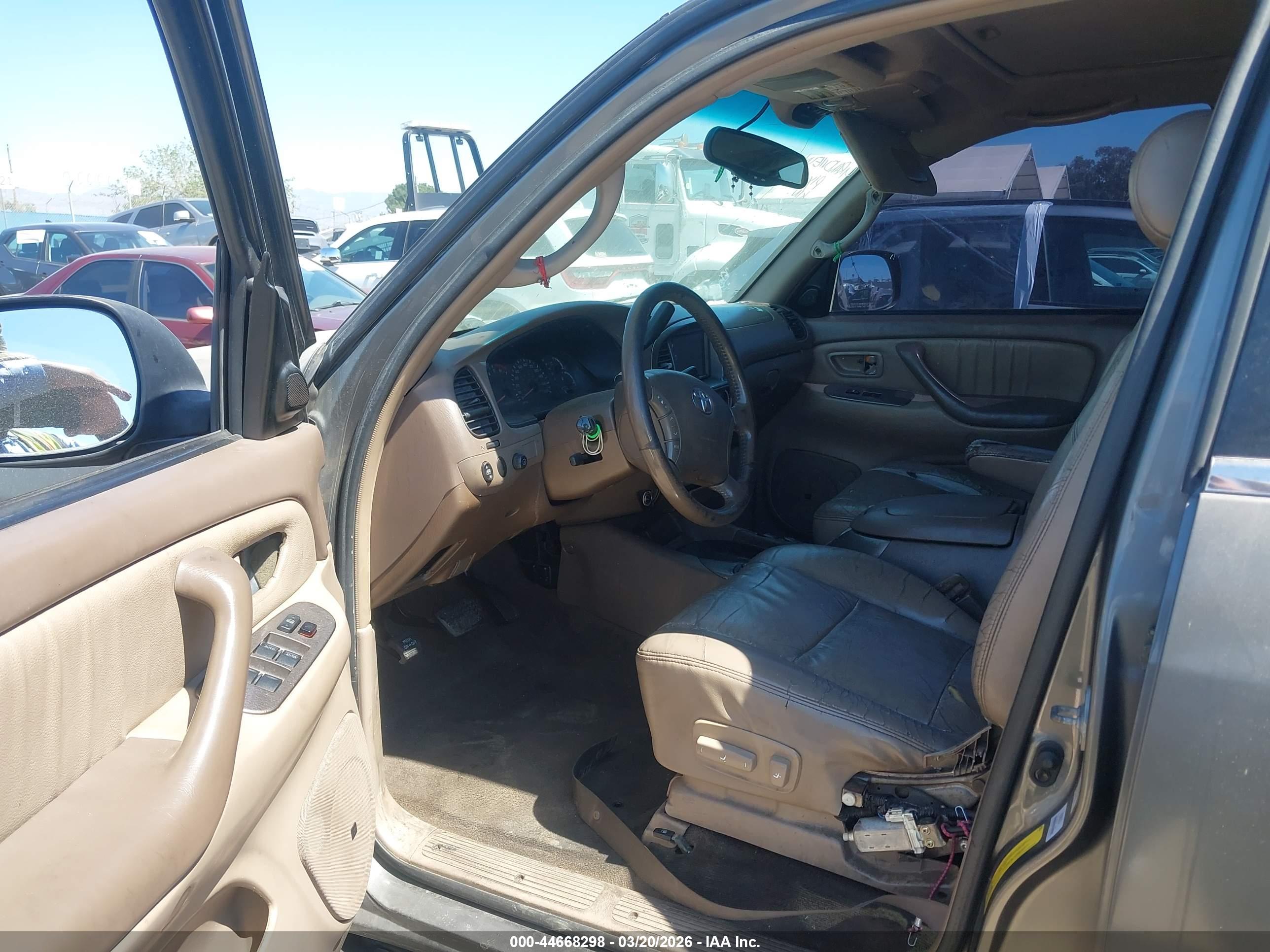 TOYOTA SEQUOIA image 5