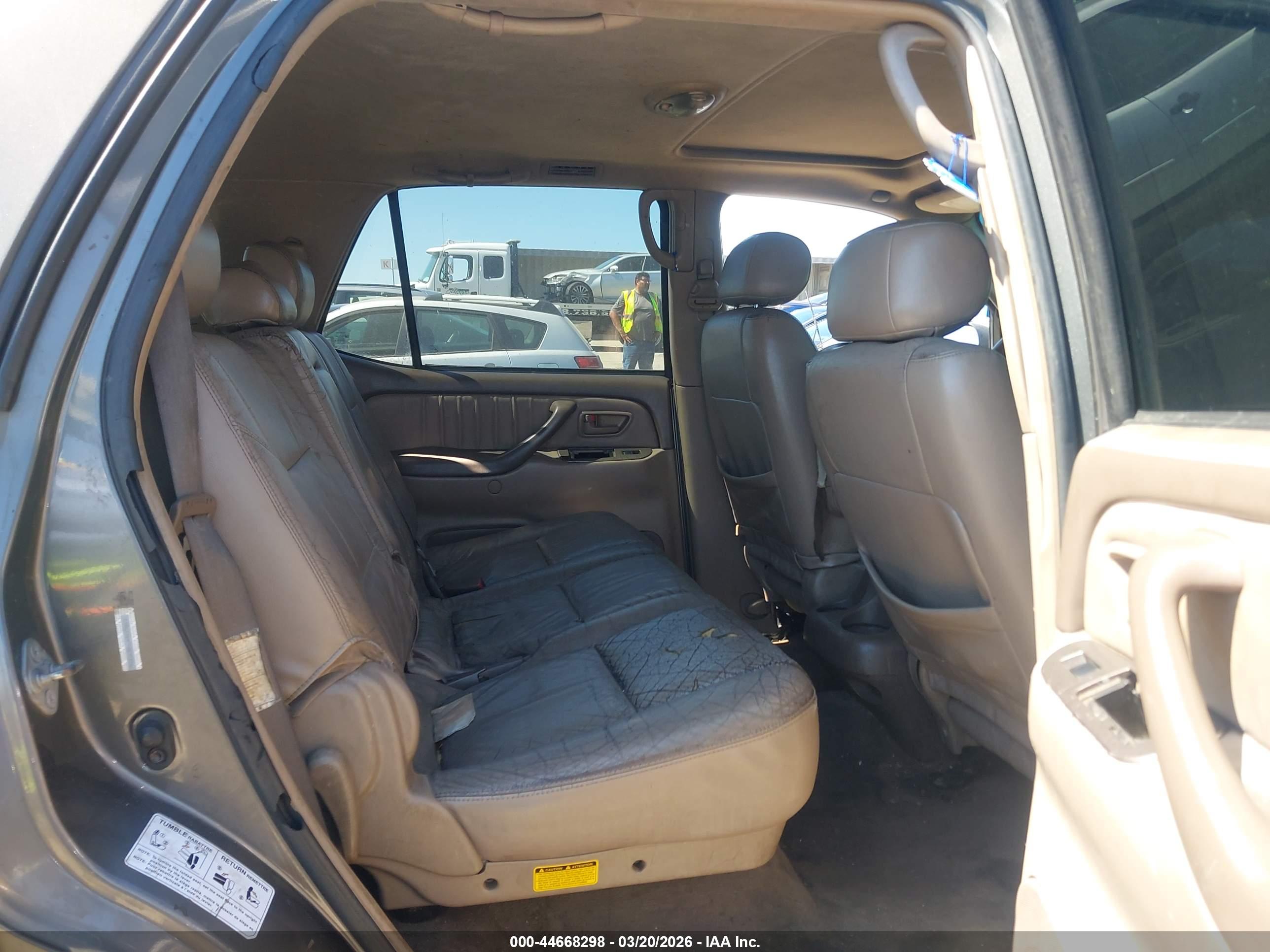 TOYOTA SEQUOIA image 8