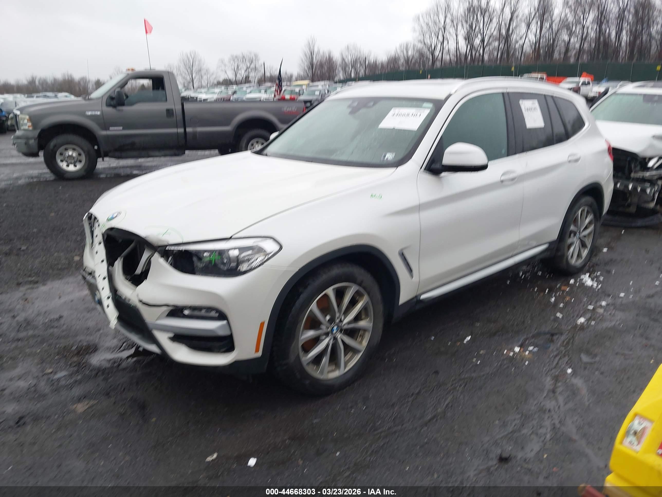 BMW X3 image 2