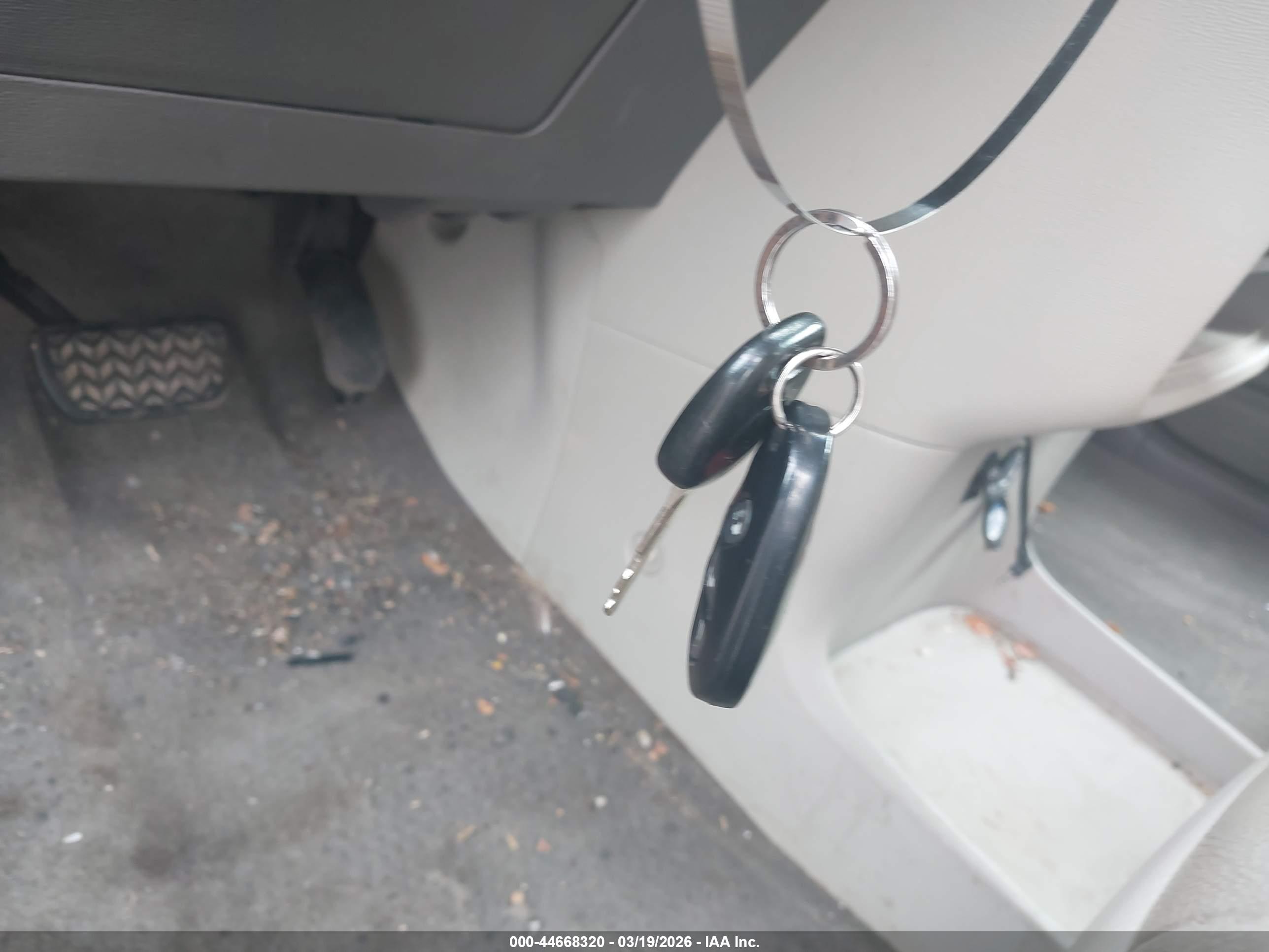 TOYOTA SIENNA image 11