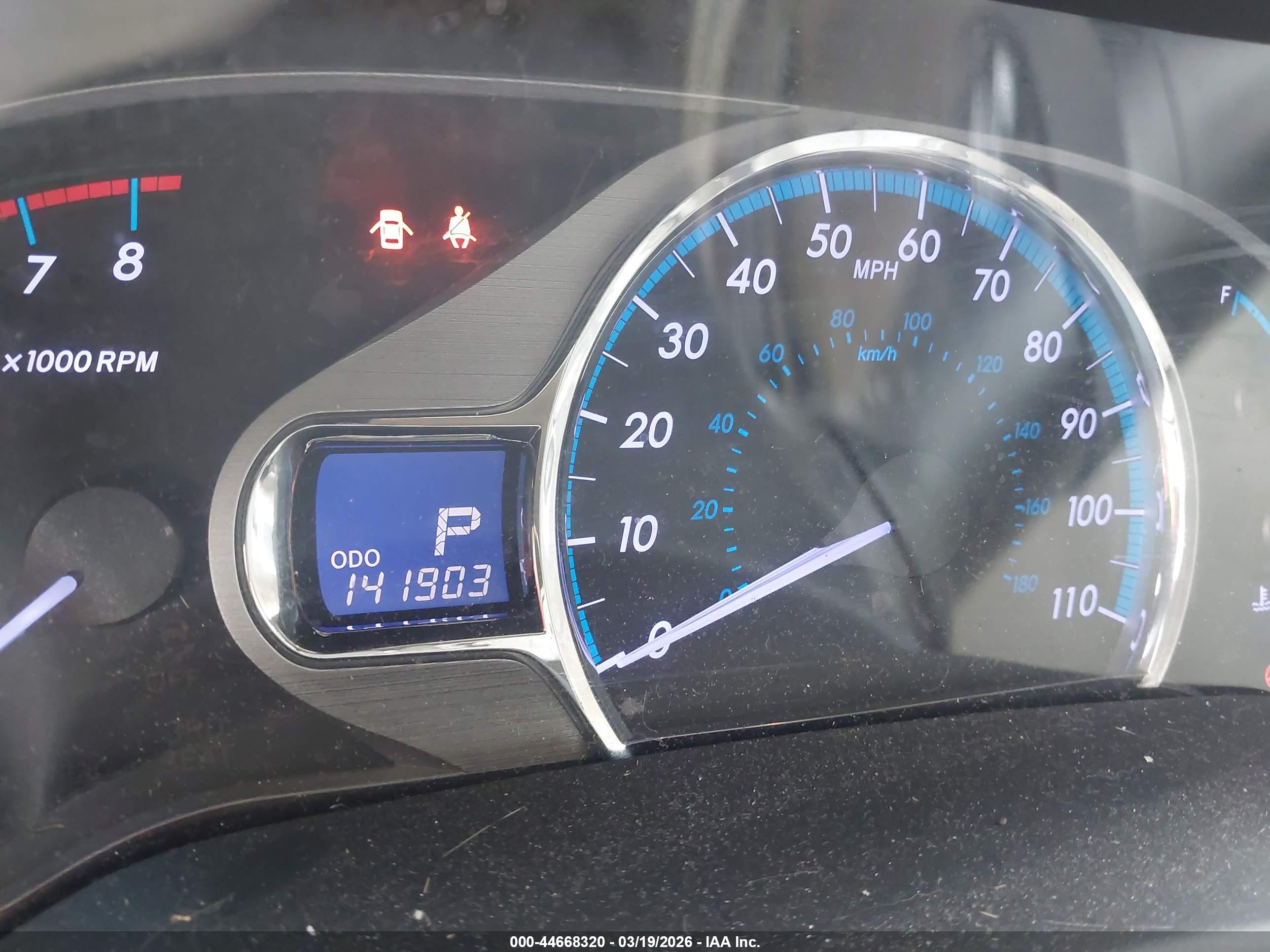TOYOTA SIENNA image 7
