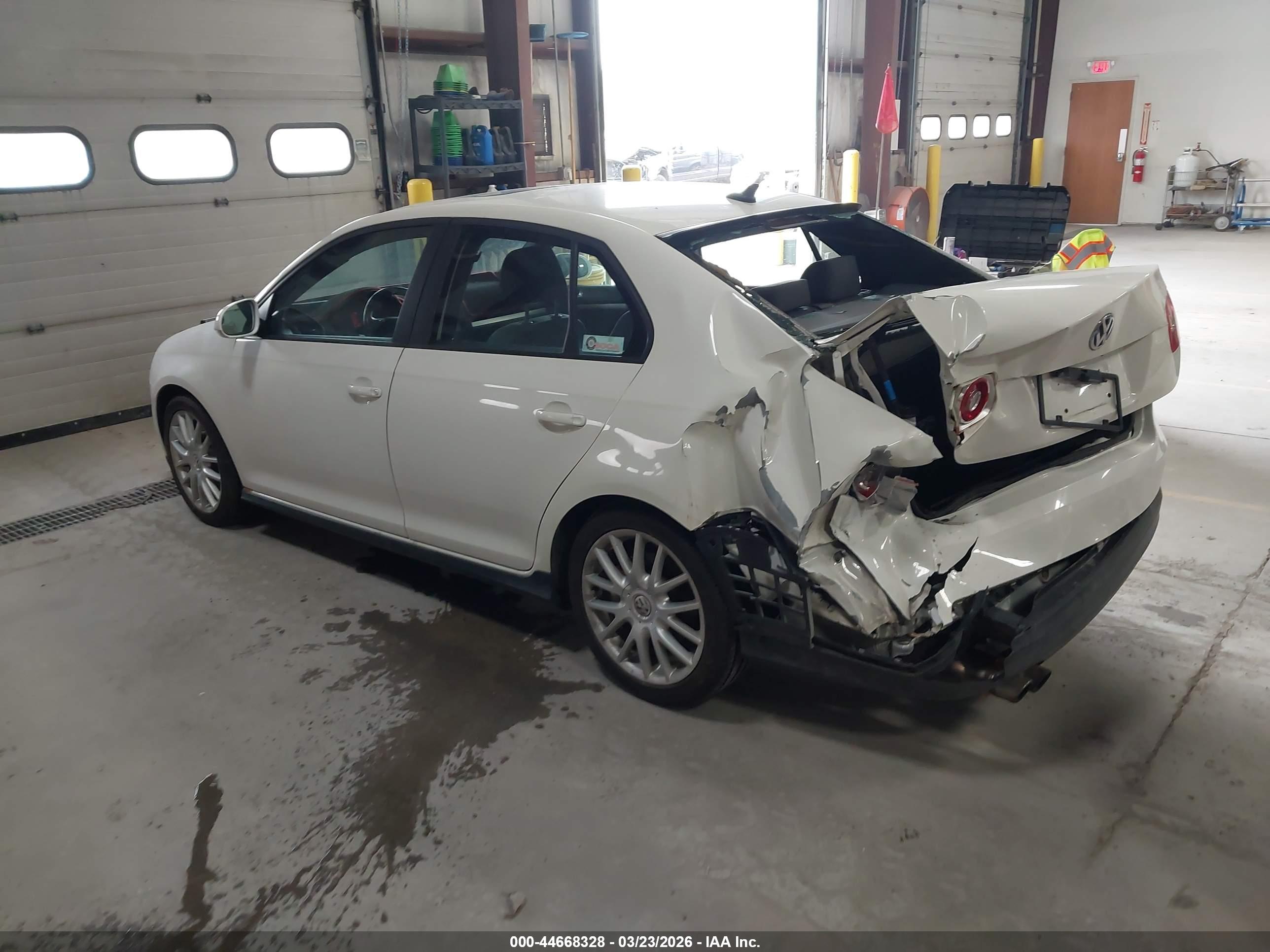 VOLKSWAGEN JETTA image 3
