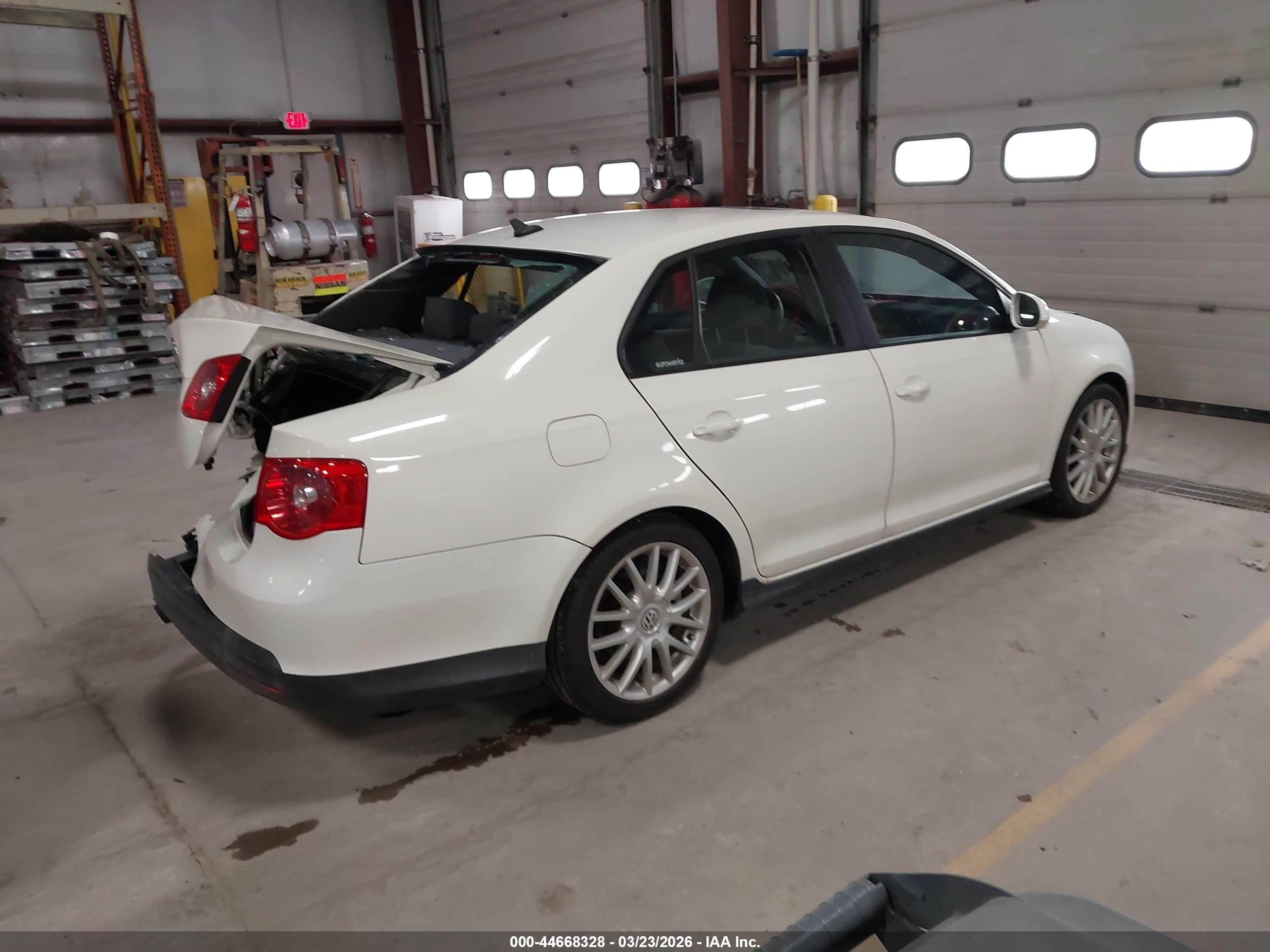 VOLKSWAGEN JETTA image 4