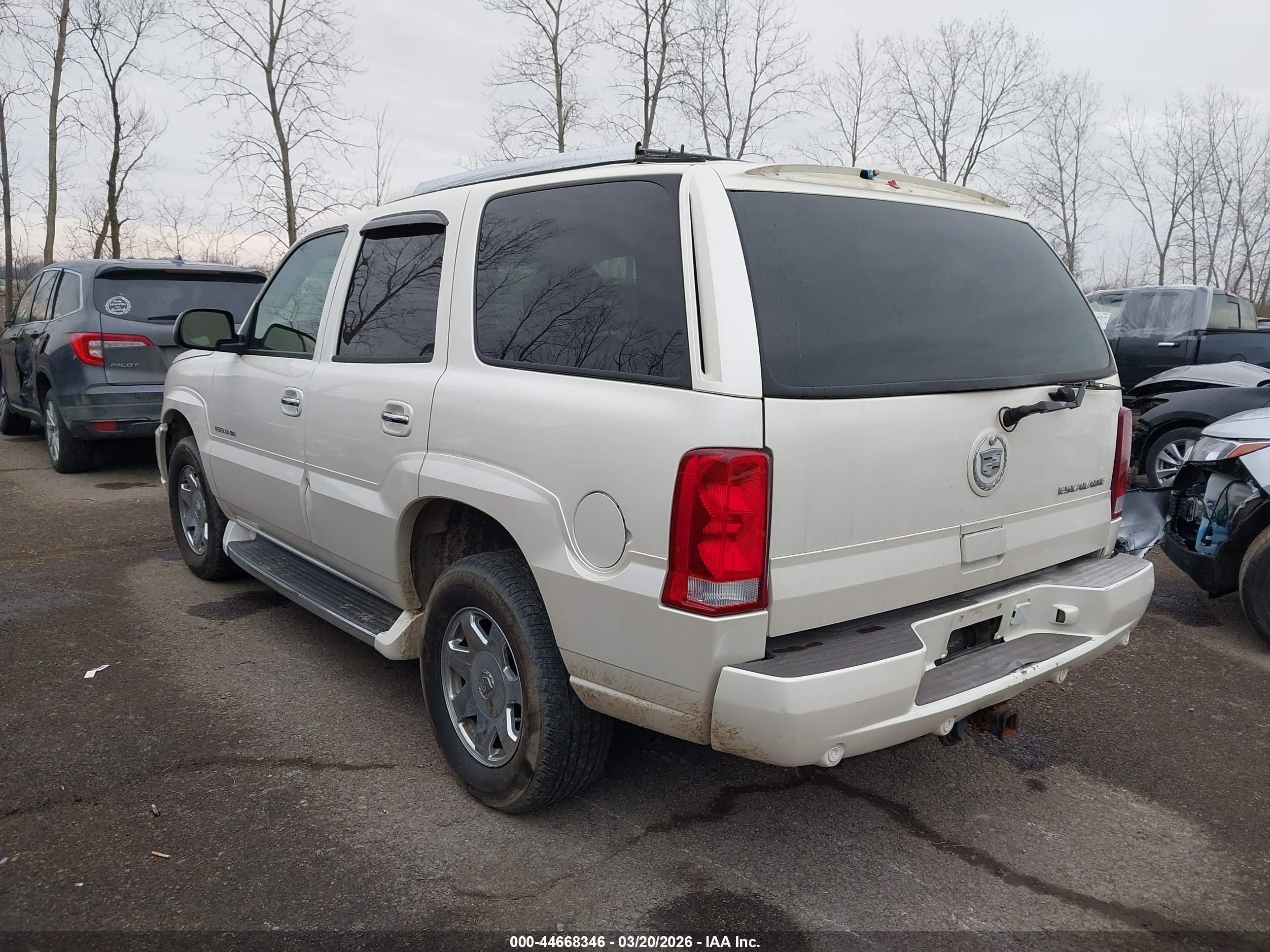 CADILLAC ESCALADE image 3