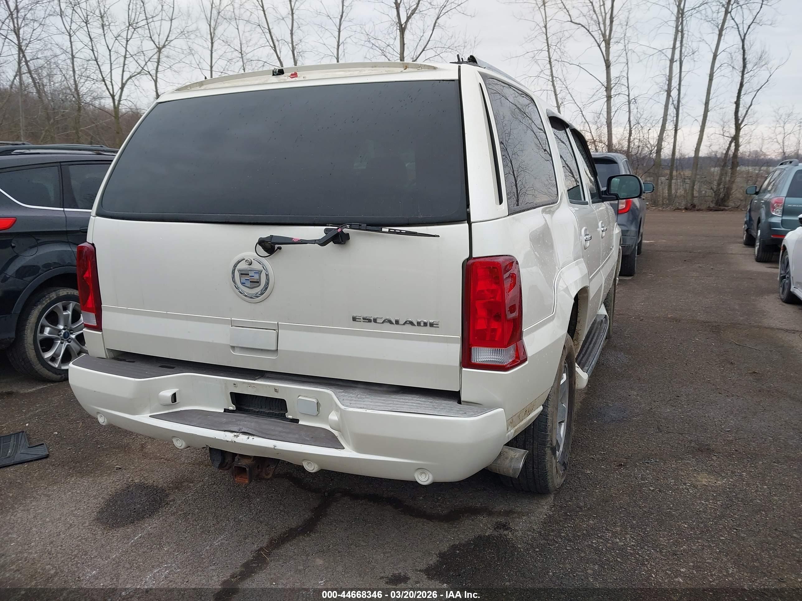 CADILLAC ESCALADE image 4