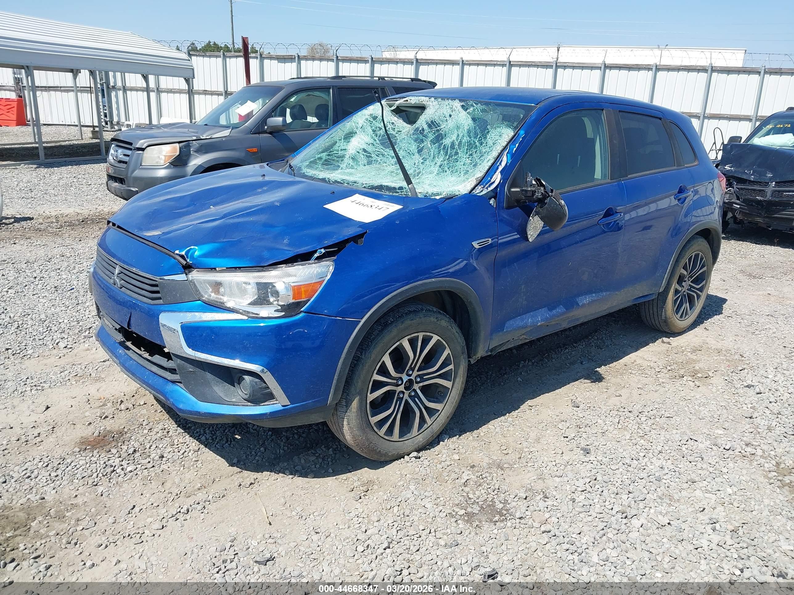 MITSUBISHI OUTLANDER image 2