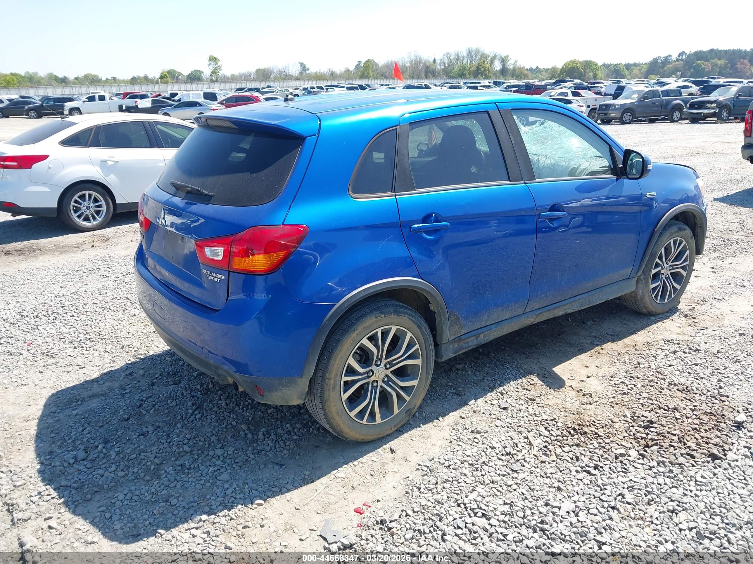 MITSUBISHI OUTLANDER image 4