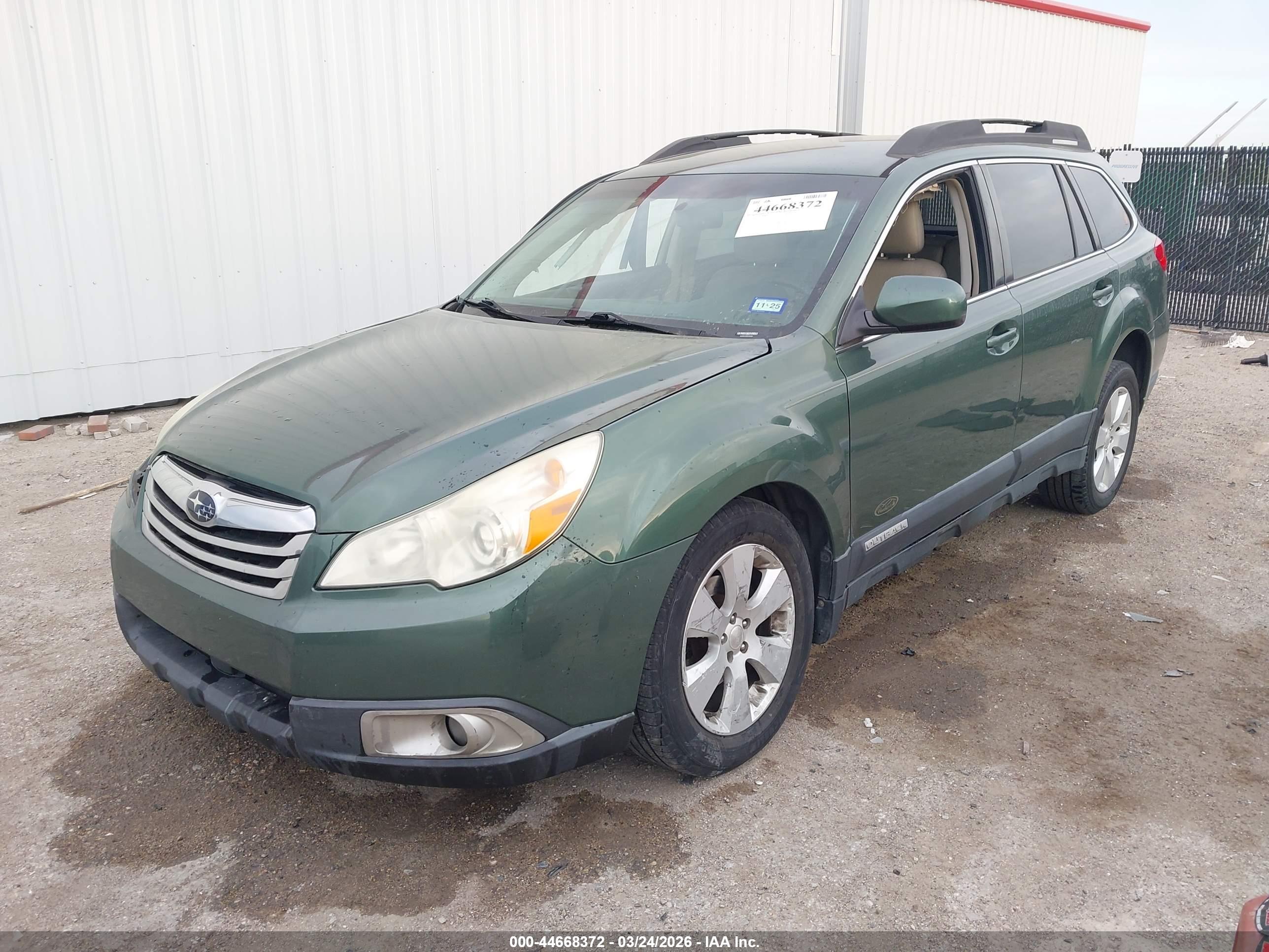 SUBARU OUTBACK image 2