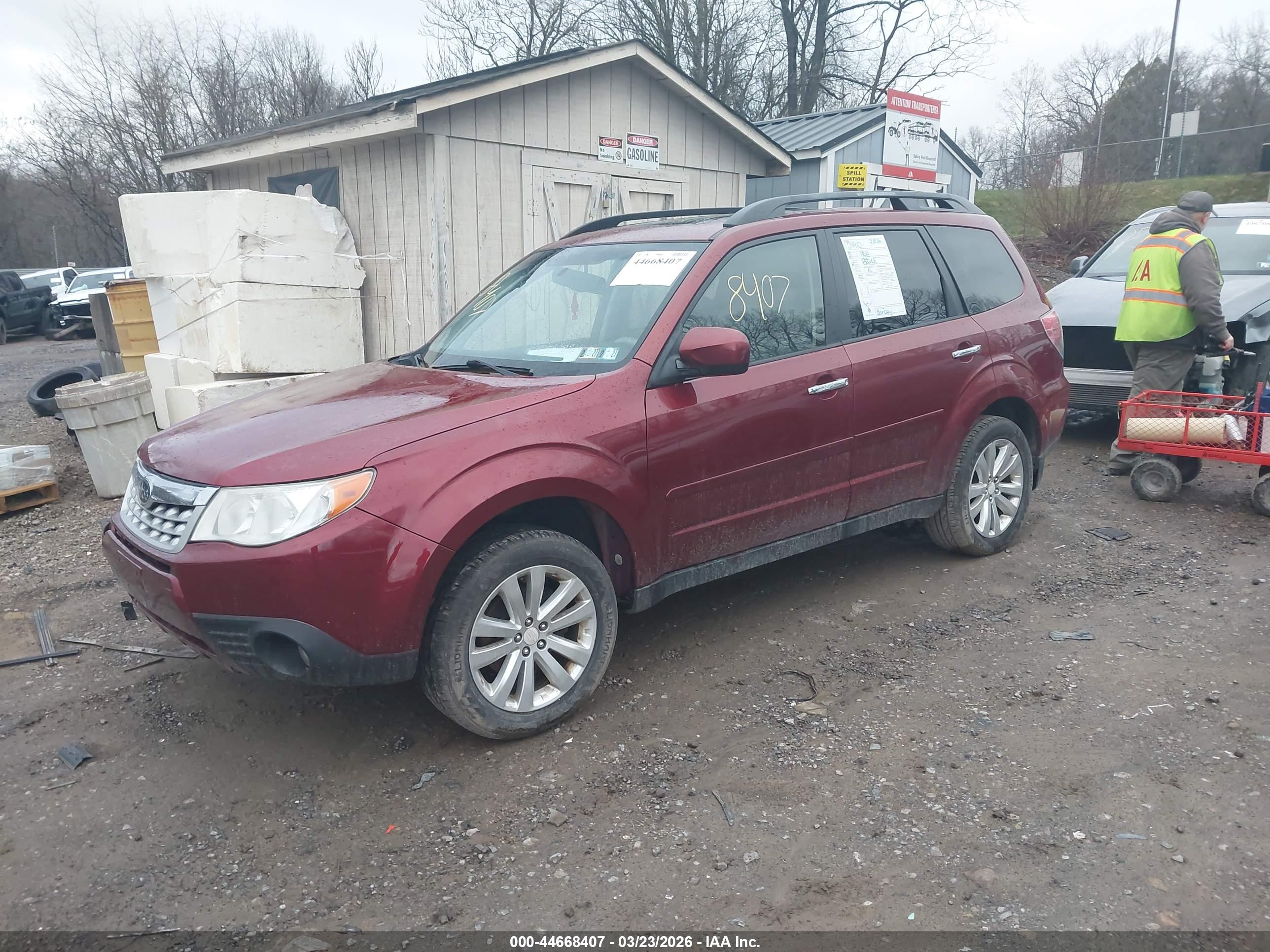 SUBARU FORESTER image 2