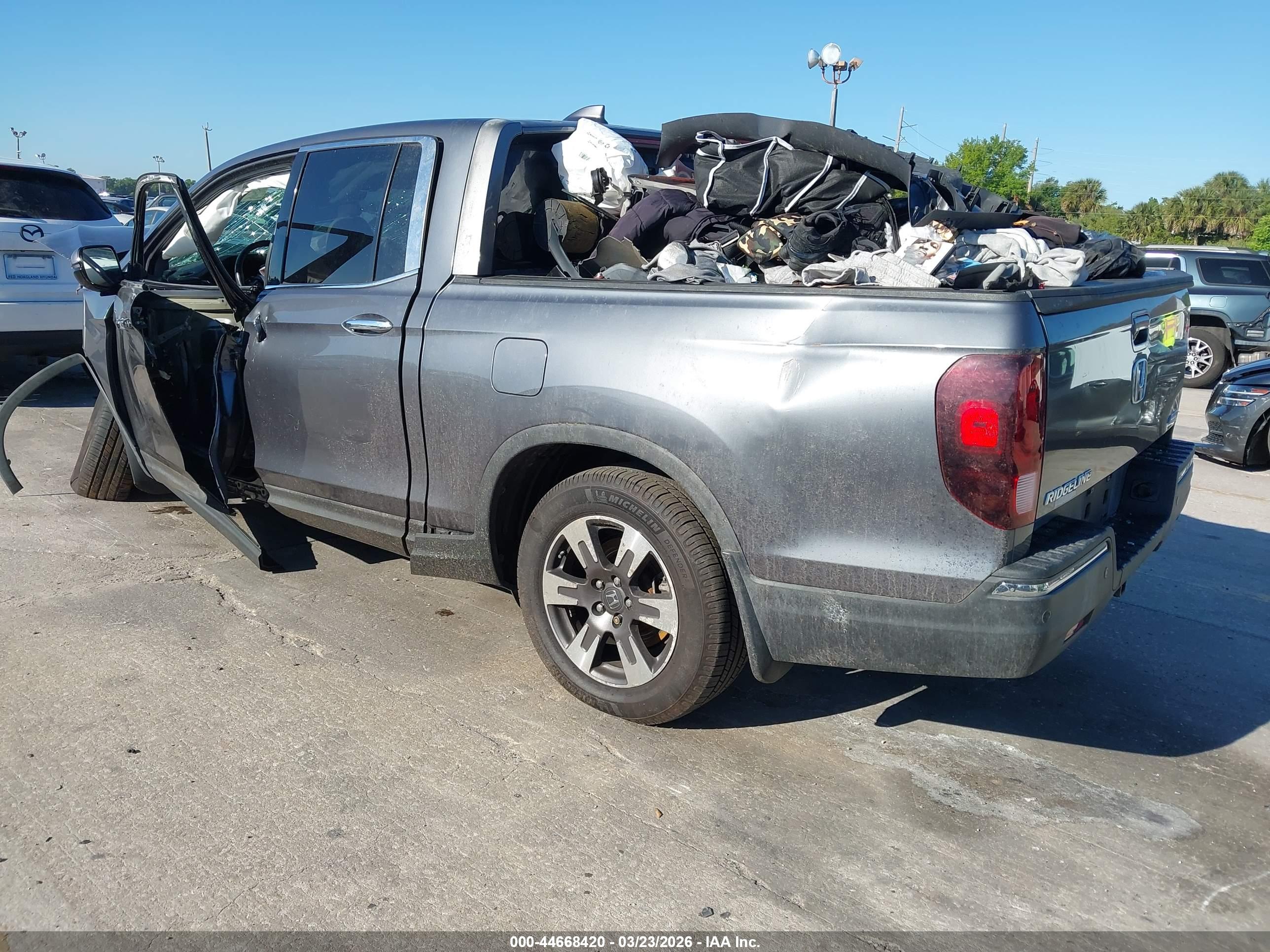 HONDA RIDGELINE image 3