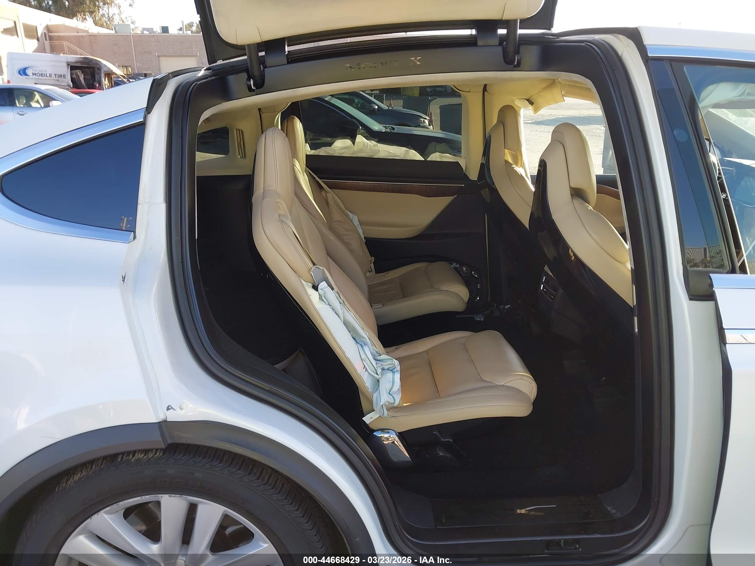 TESLA MODEL image 8