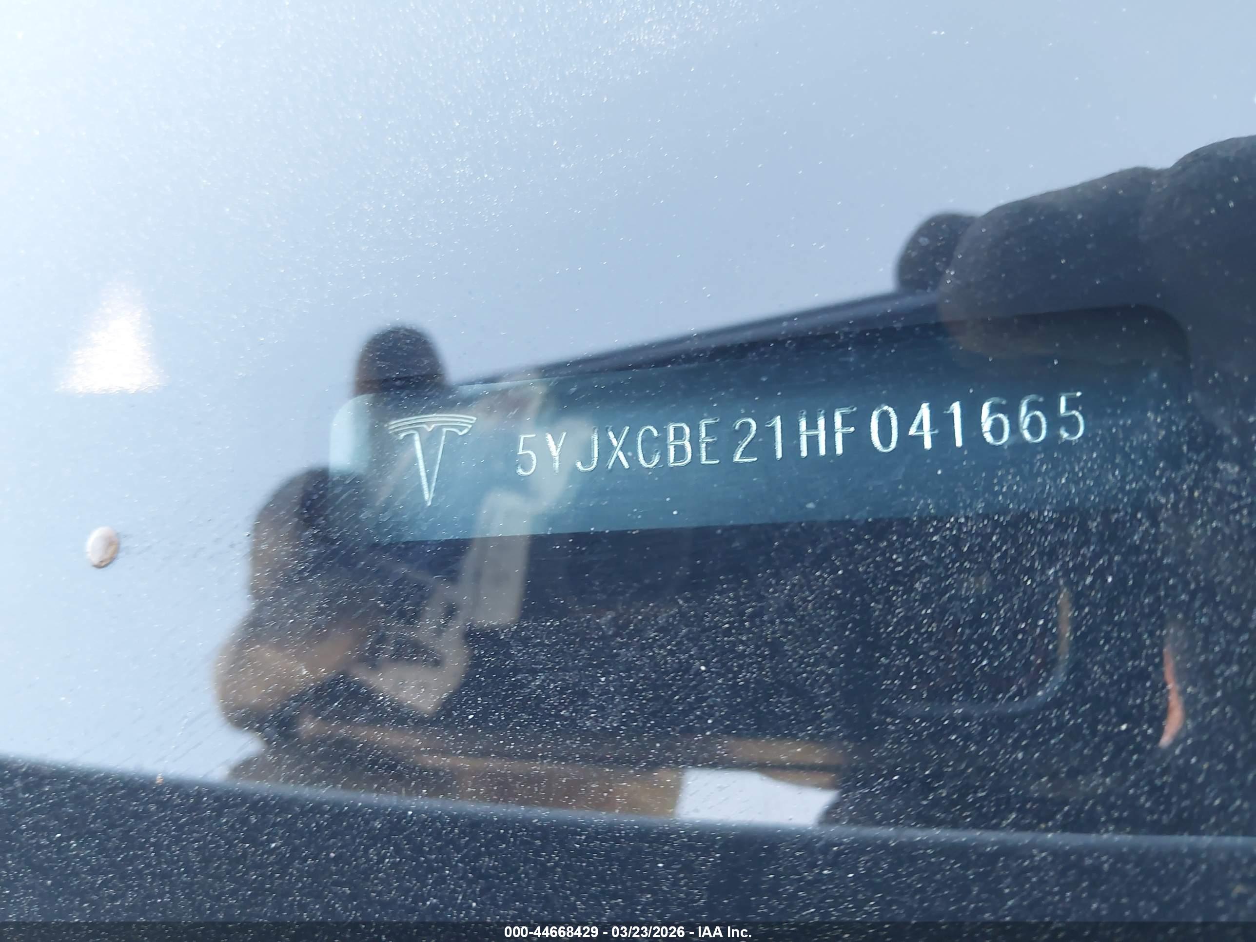 TESLA MODEL image 9