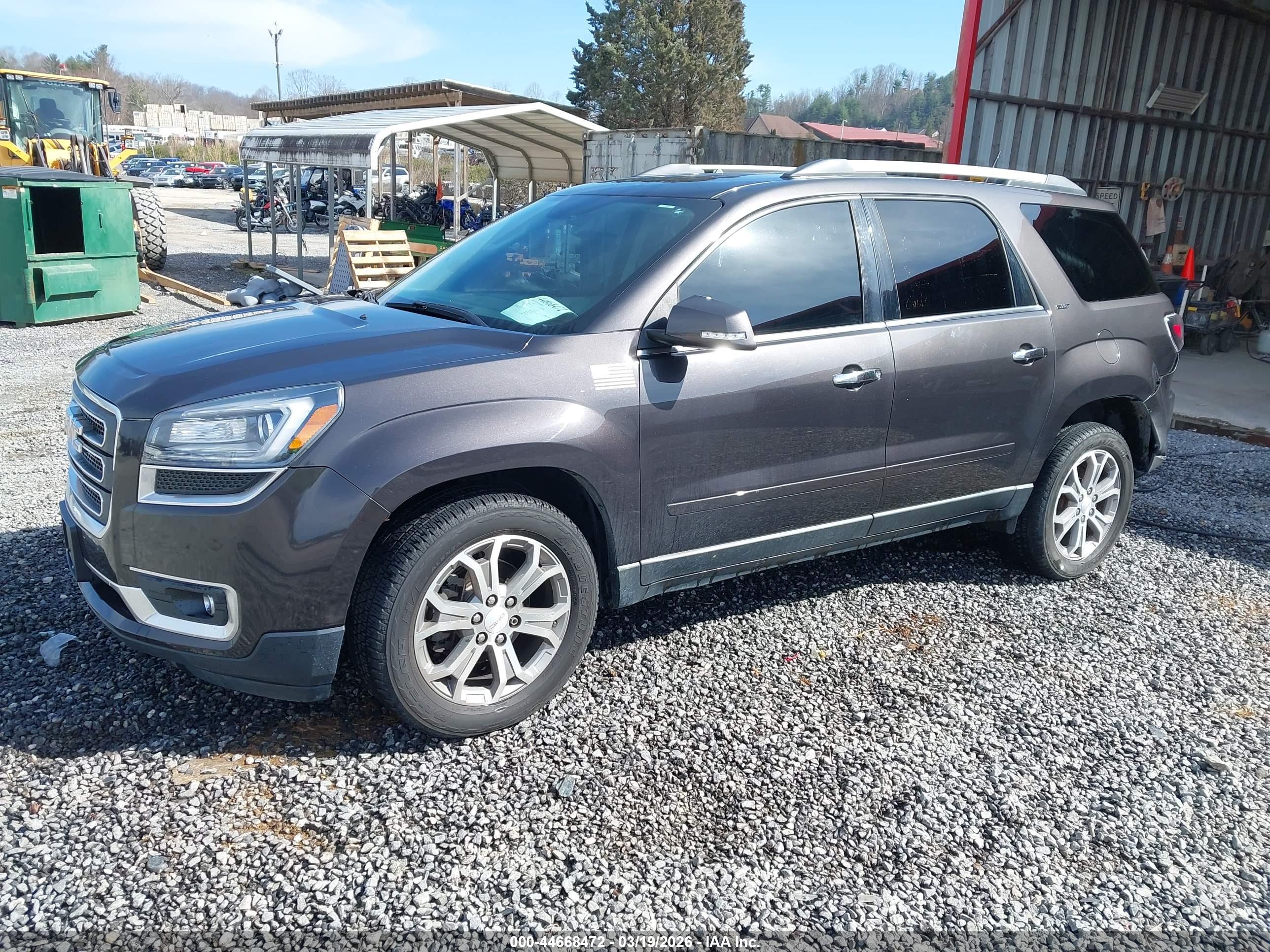 GMC ACADIA image 2