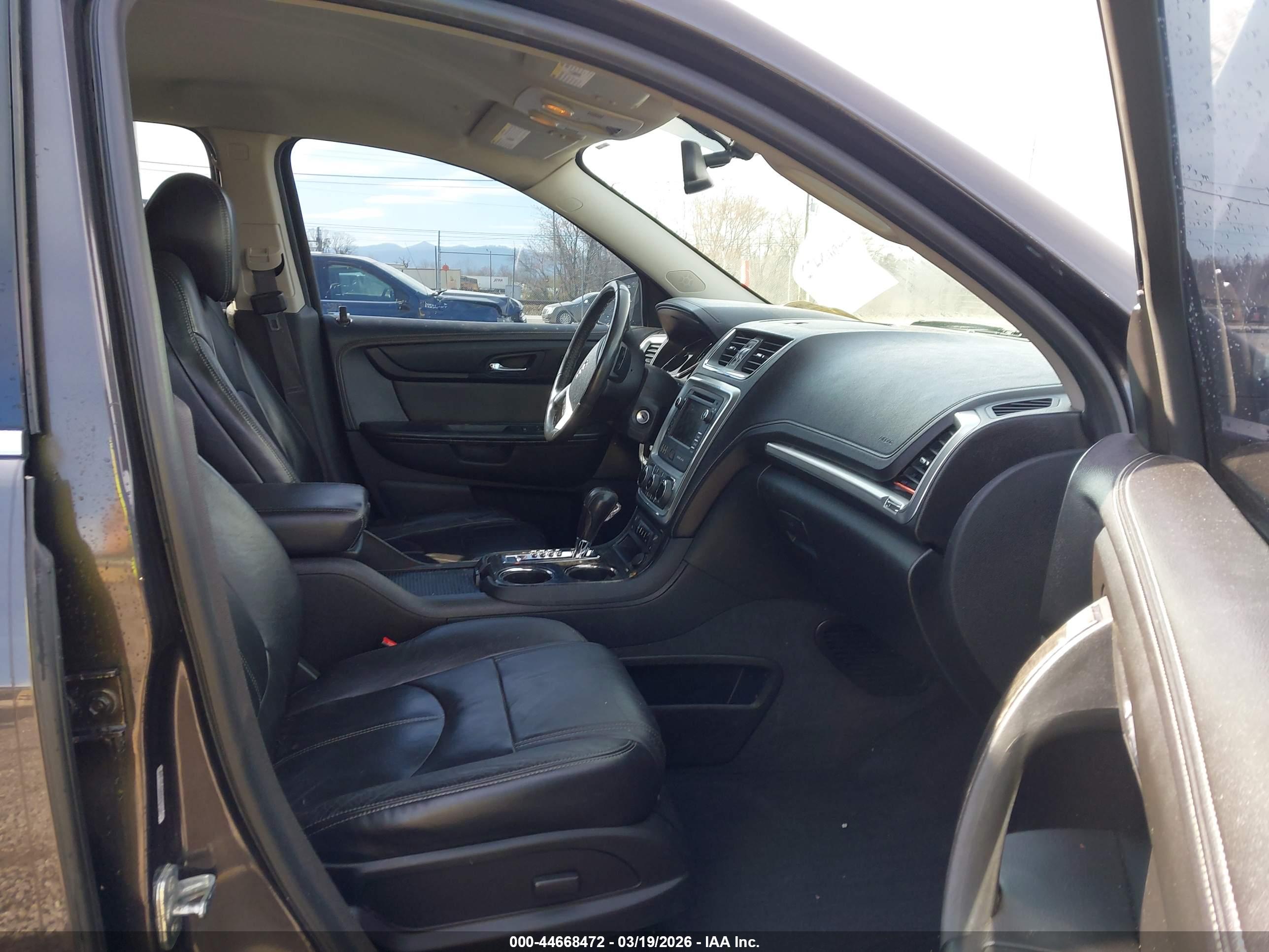 GMC ACADIA image 5