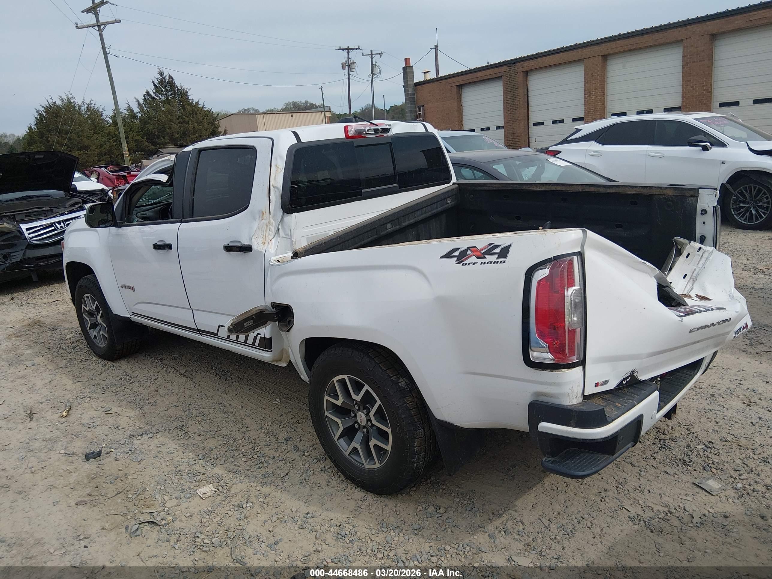 GMC CANYON image 3