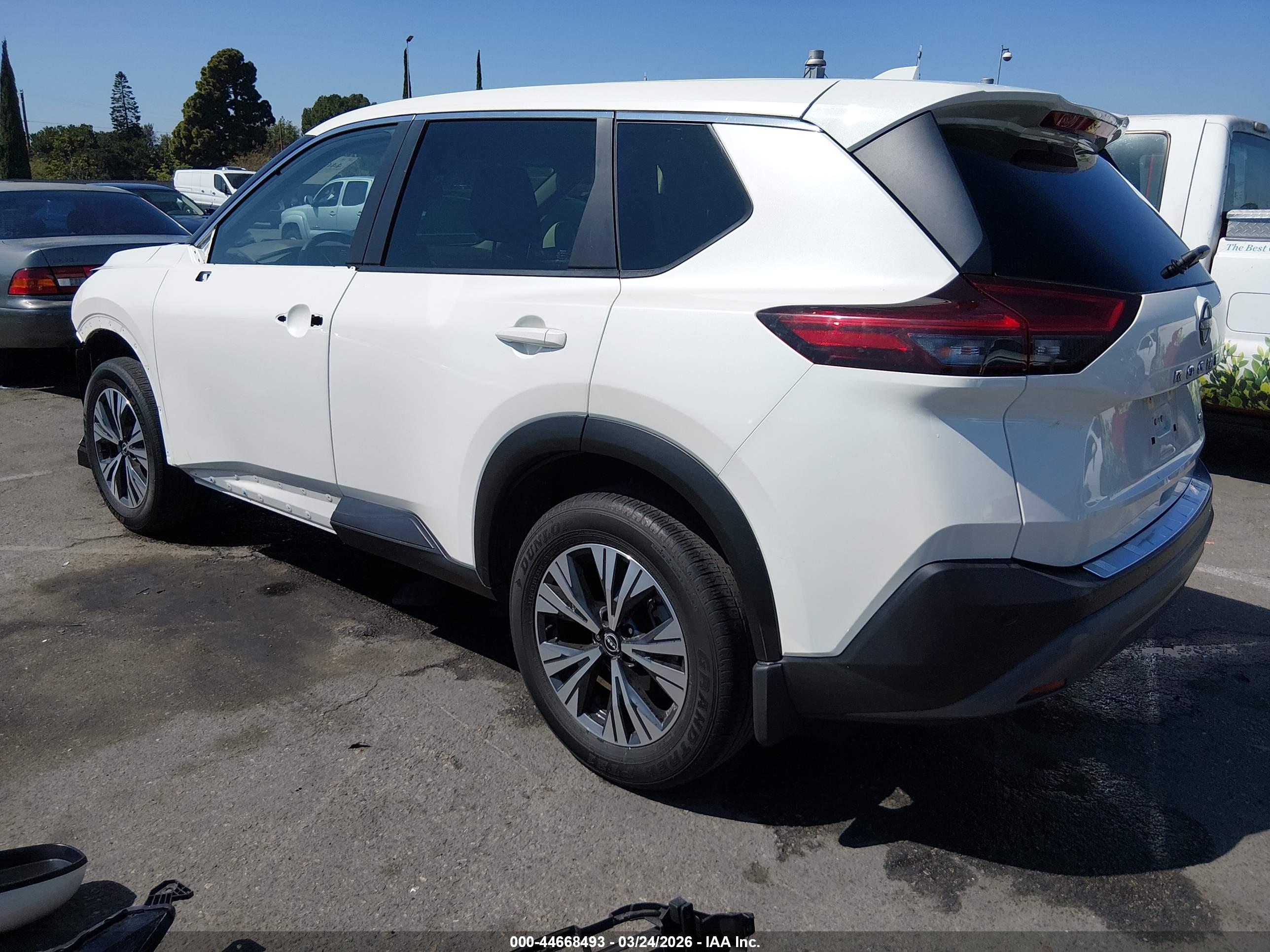 NISSAN ROGUE image 3