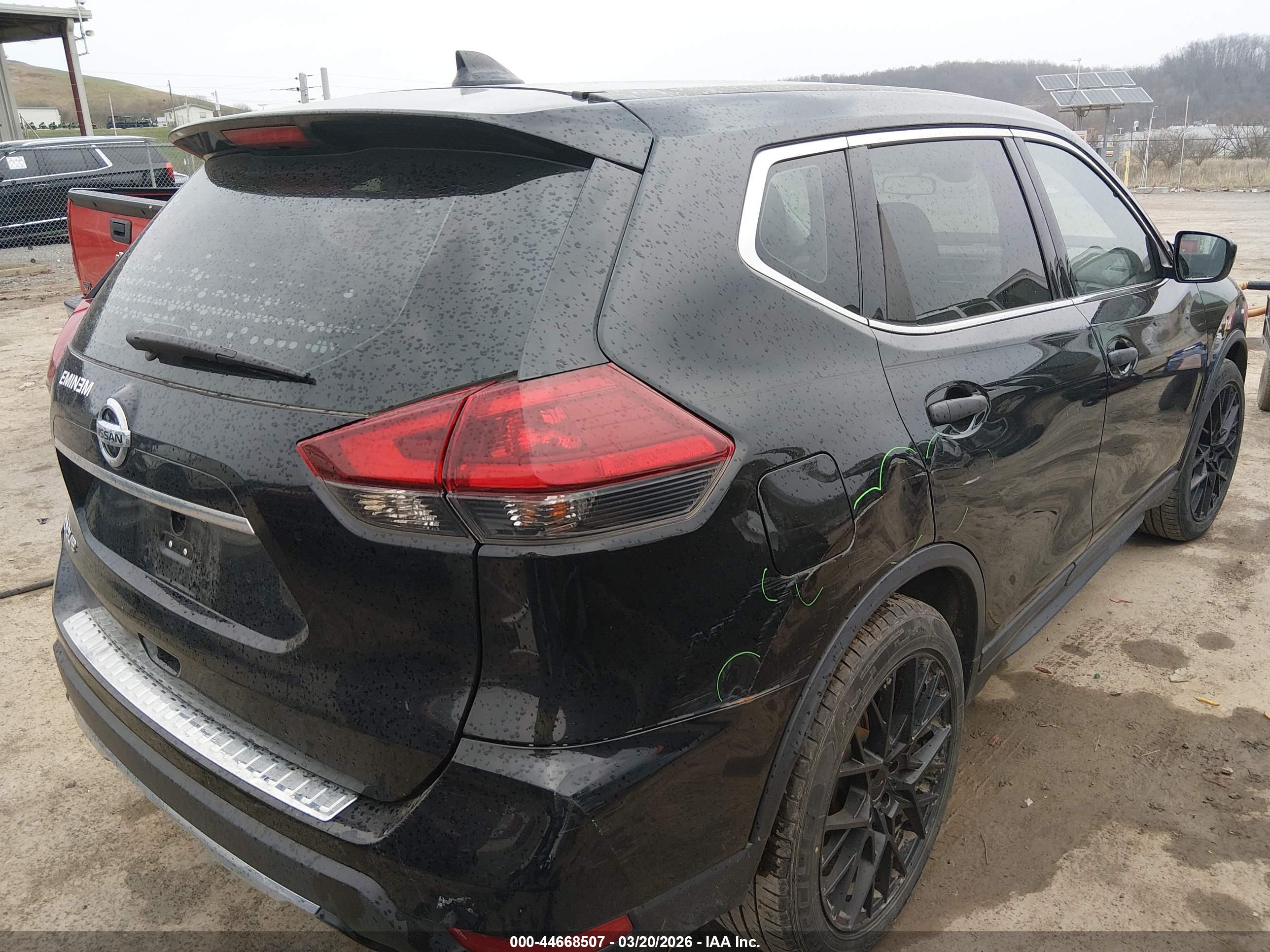 NISSAN ROGUE image 4