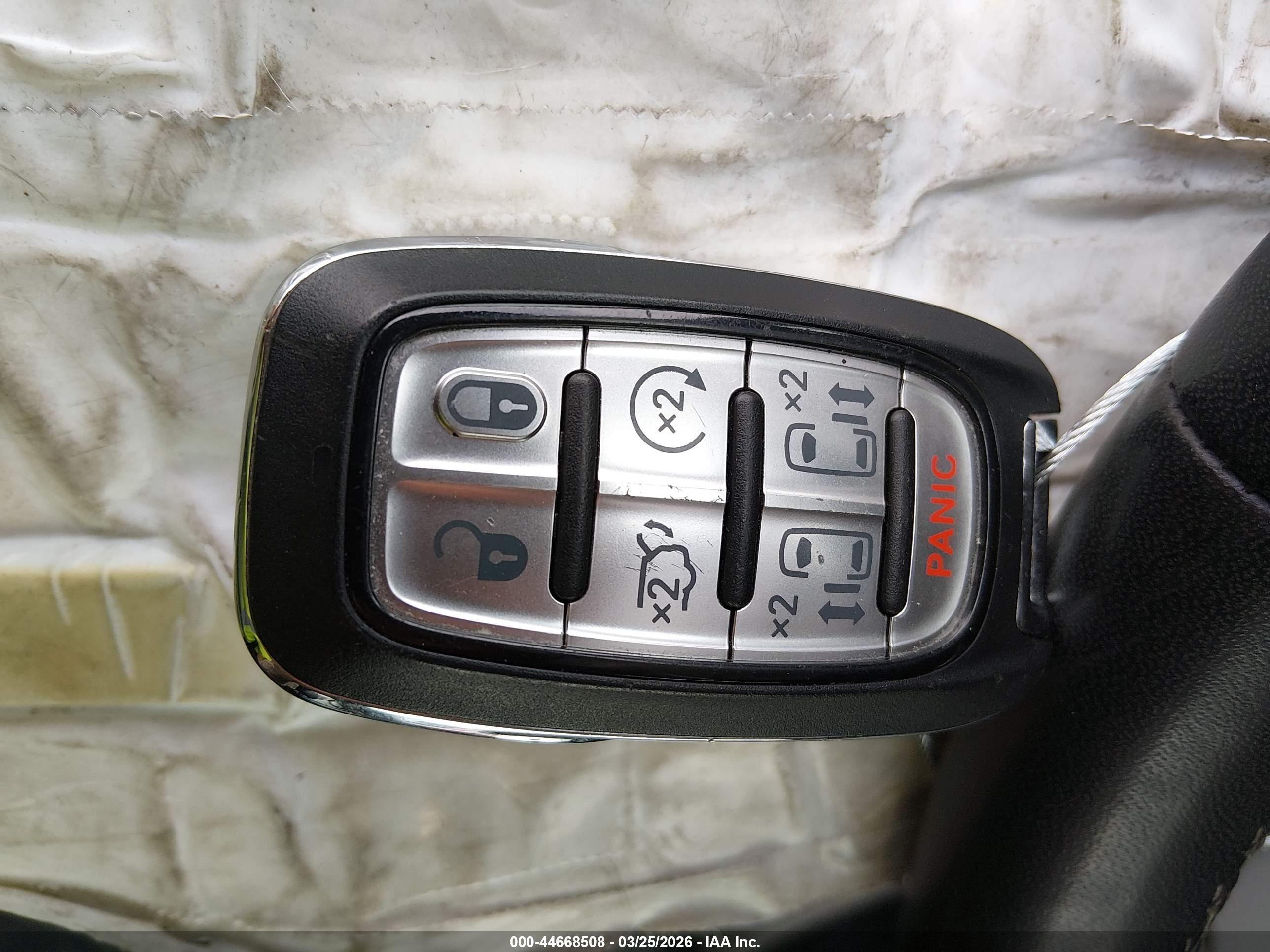 CHRYSLER PACIFICA image 11