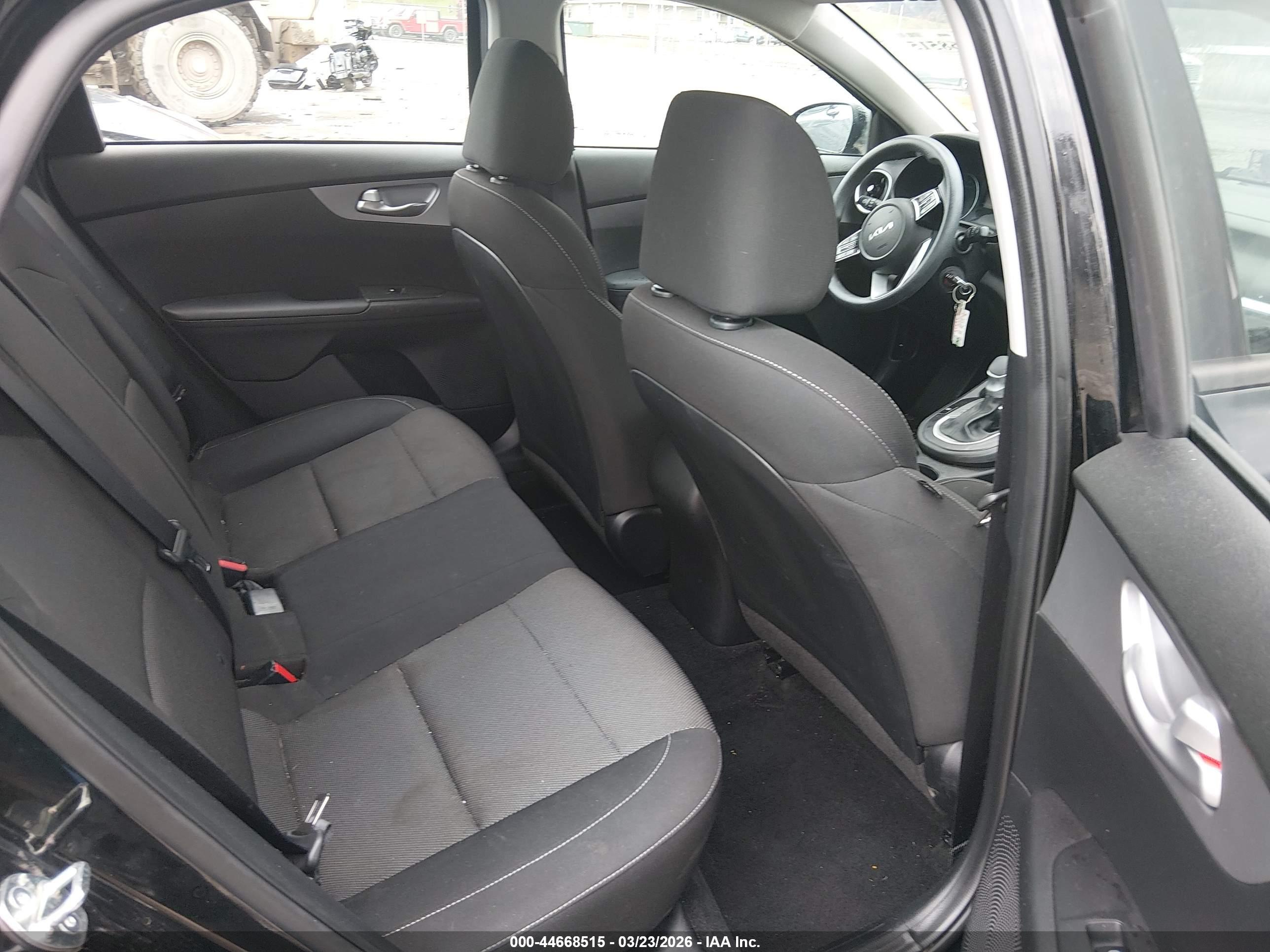KIA FORTE image 8