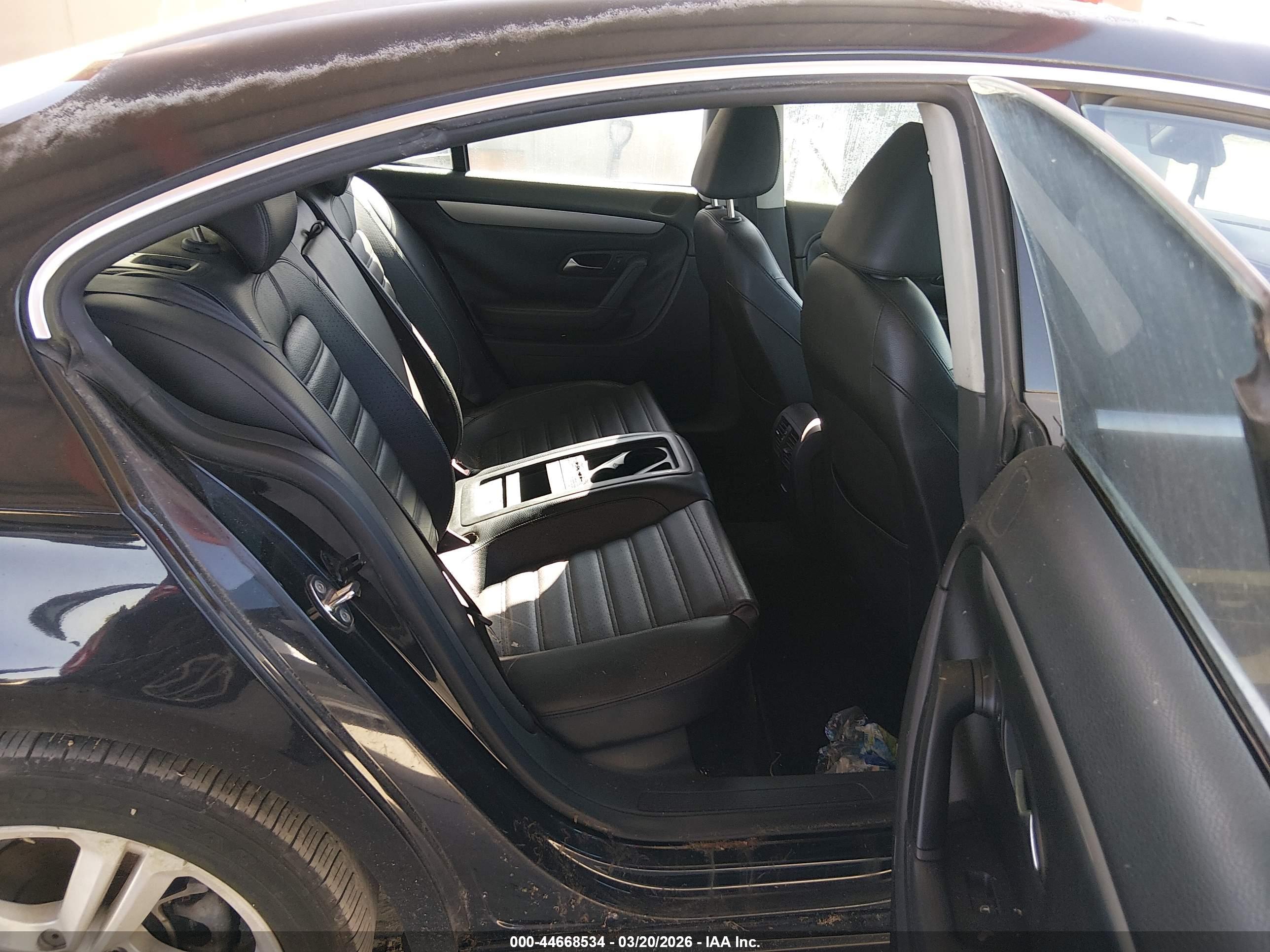 VOLKSWAGEN CC image 8