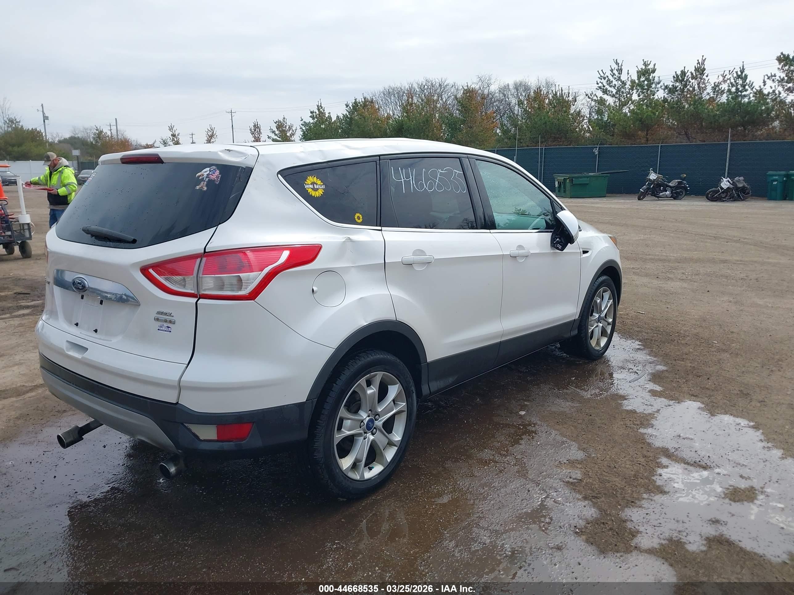 FORD ESCAPE image 4