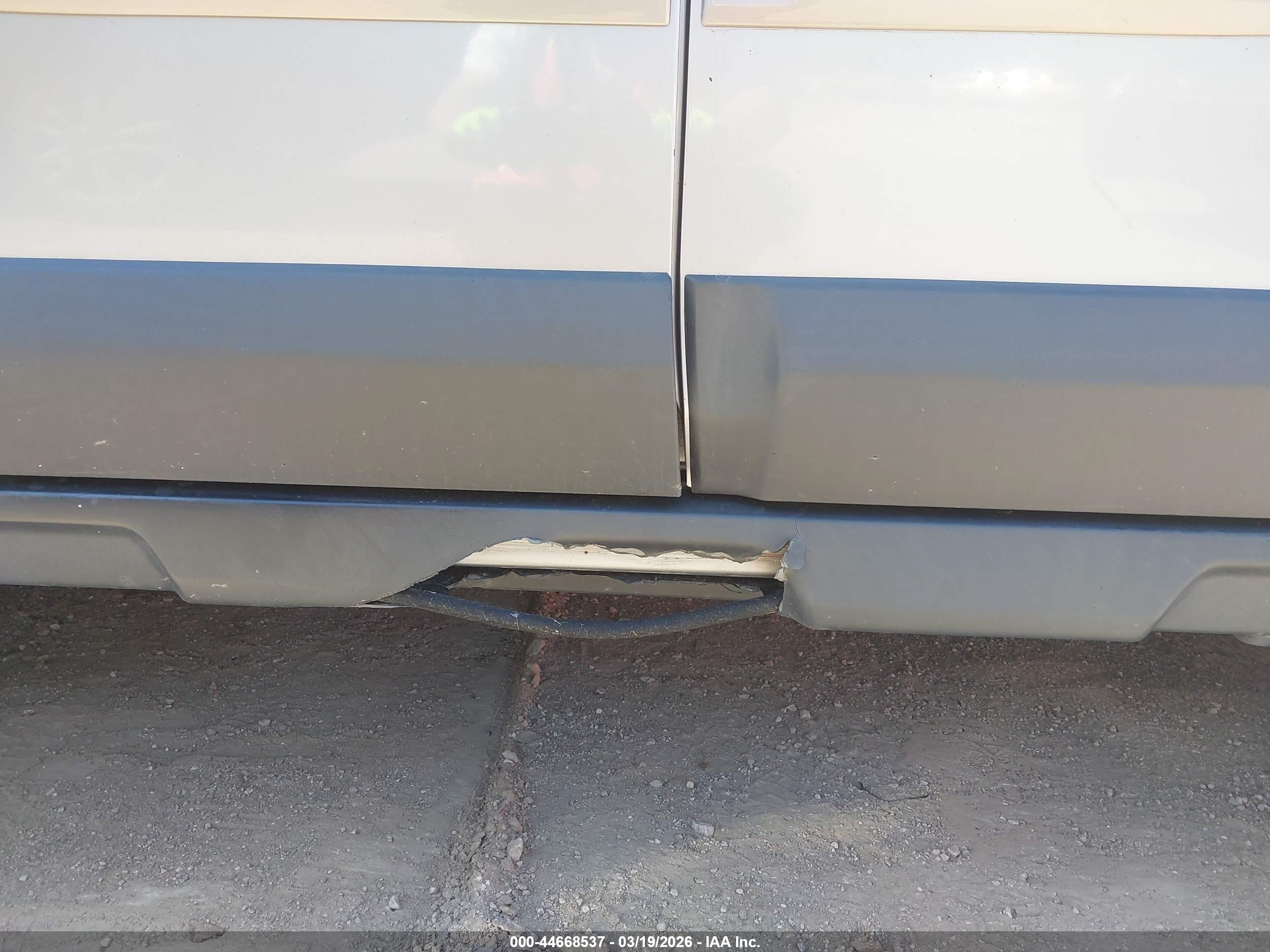 SUBARU OUTBACK image 6