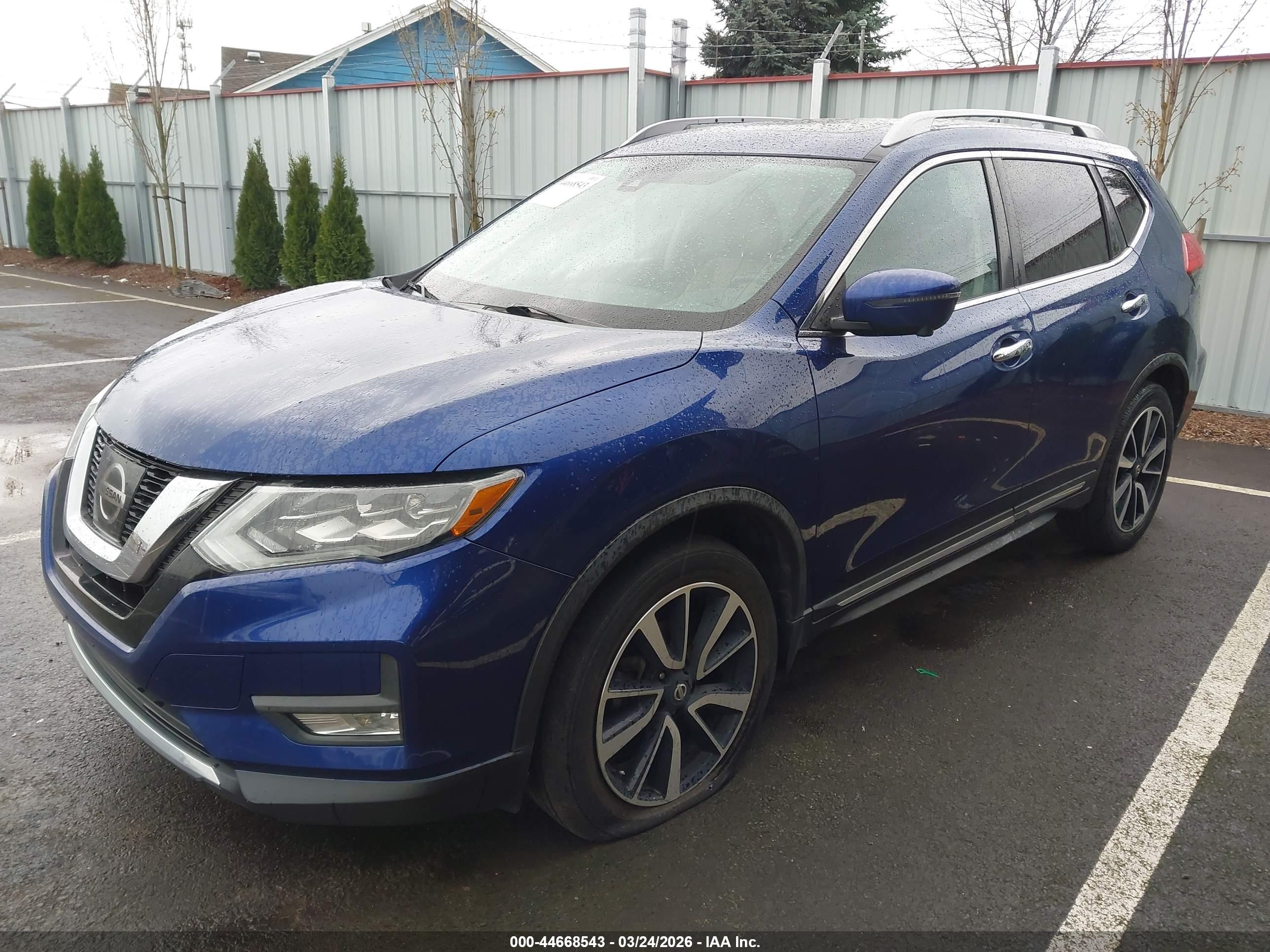 NISSAN ROGUE image 2
