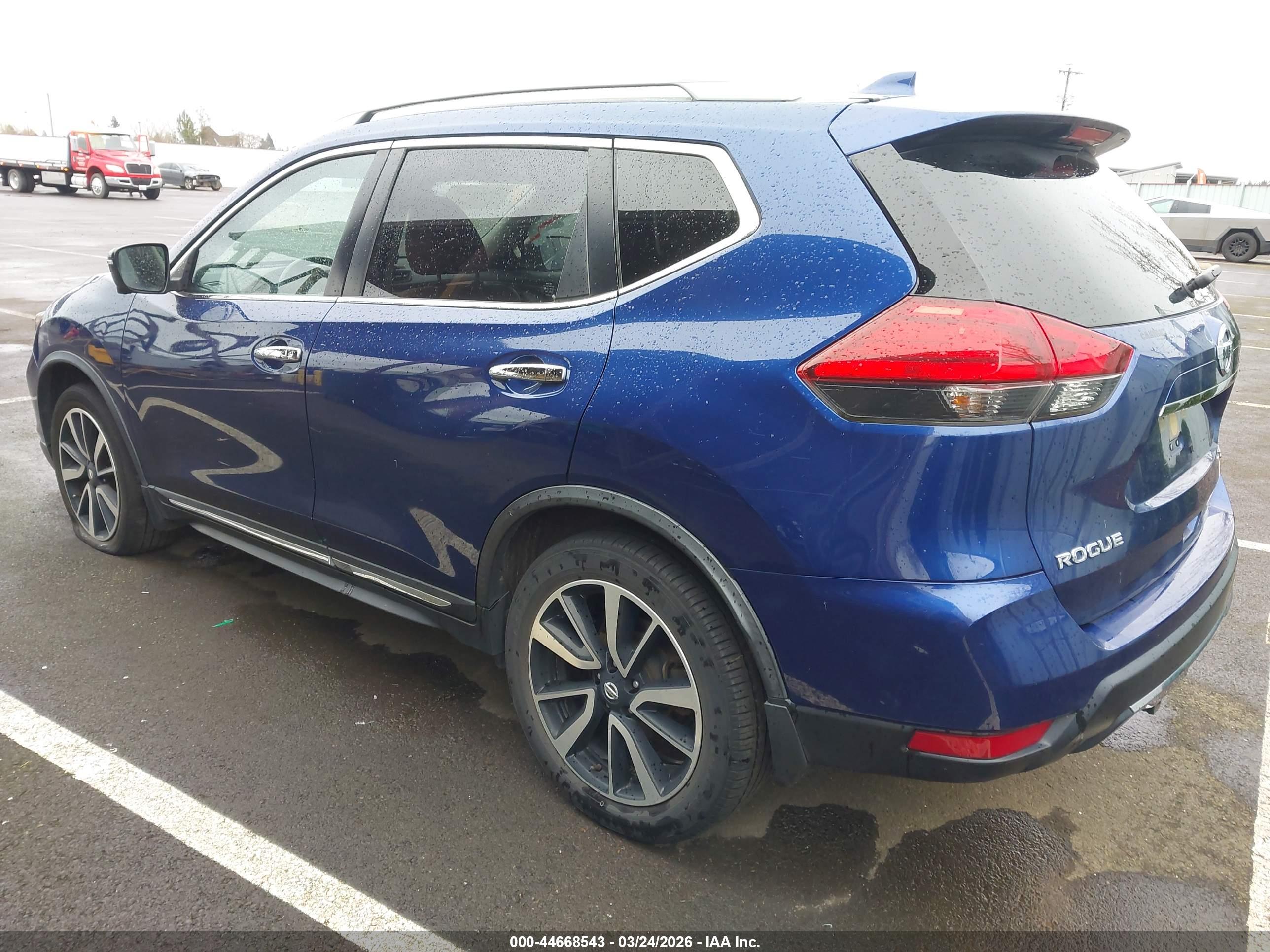 NISSAN ROGUE image 3