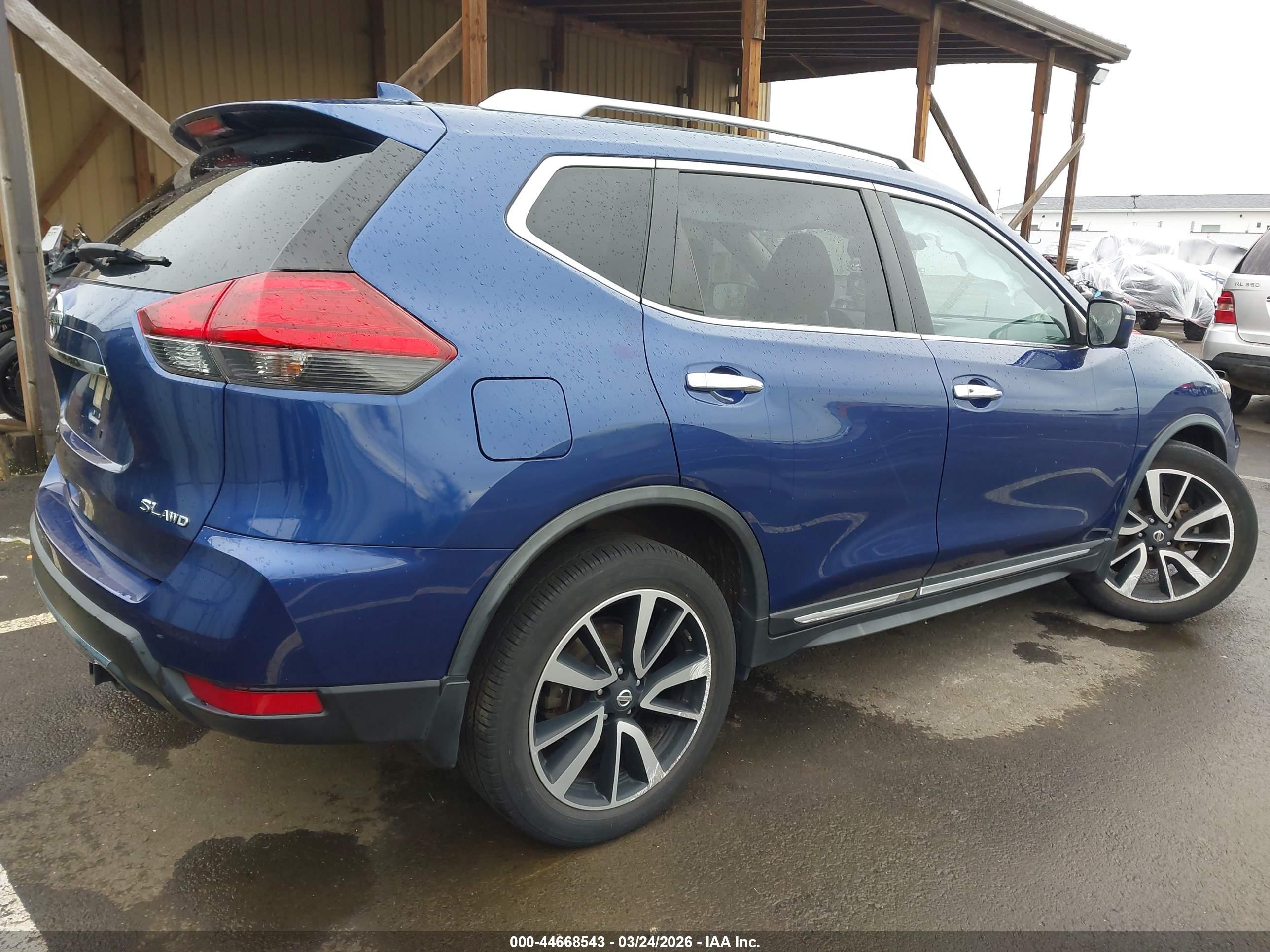 NISSAN ROGUE image 4
