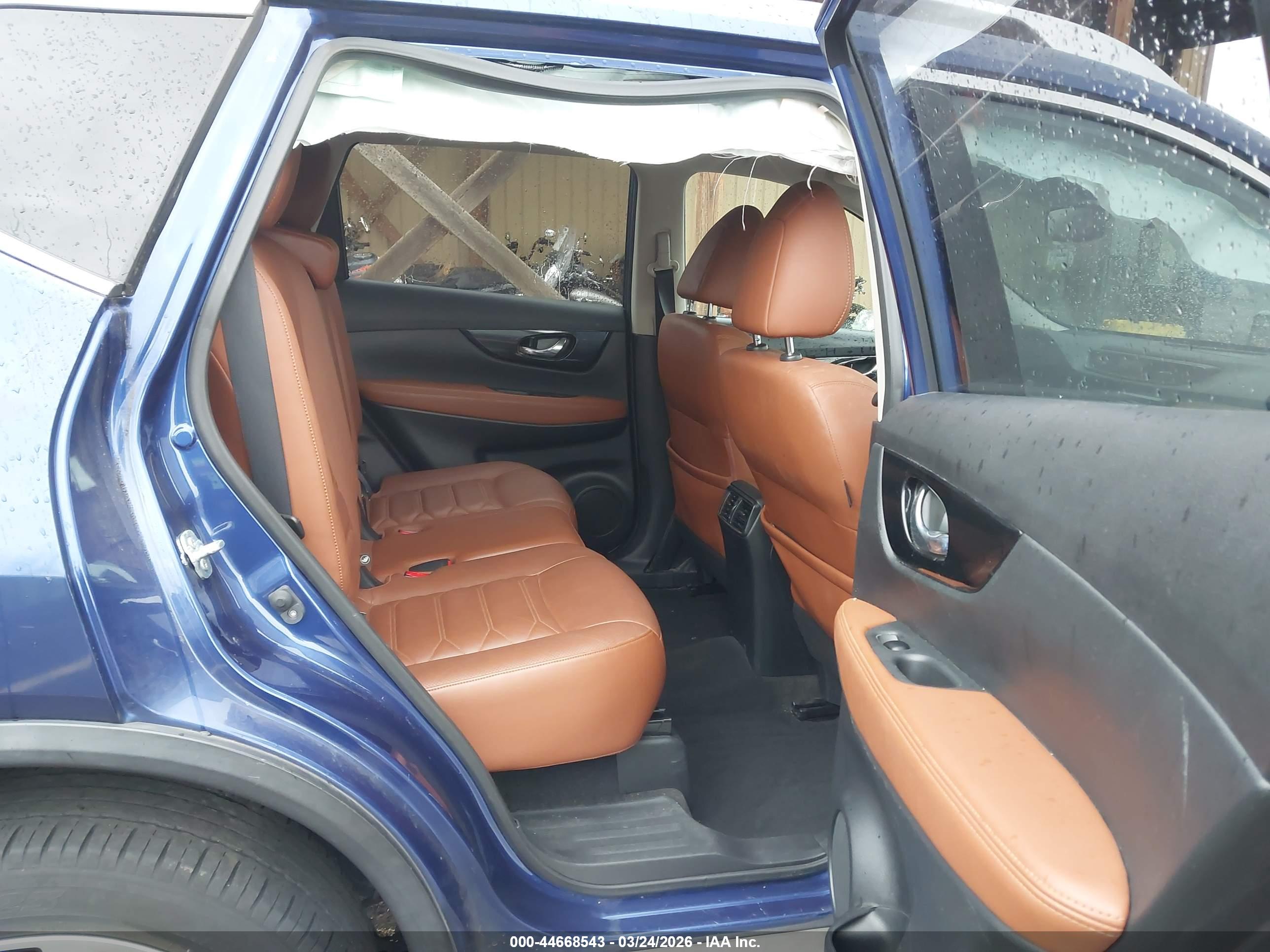 NISSAN ROGUE image 8