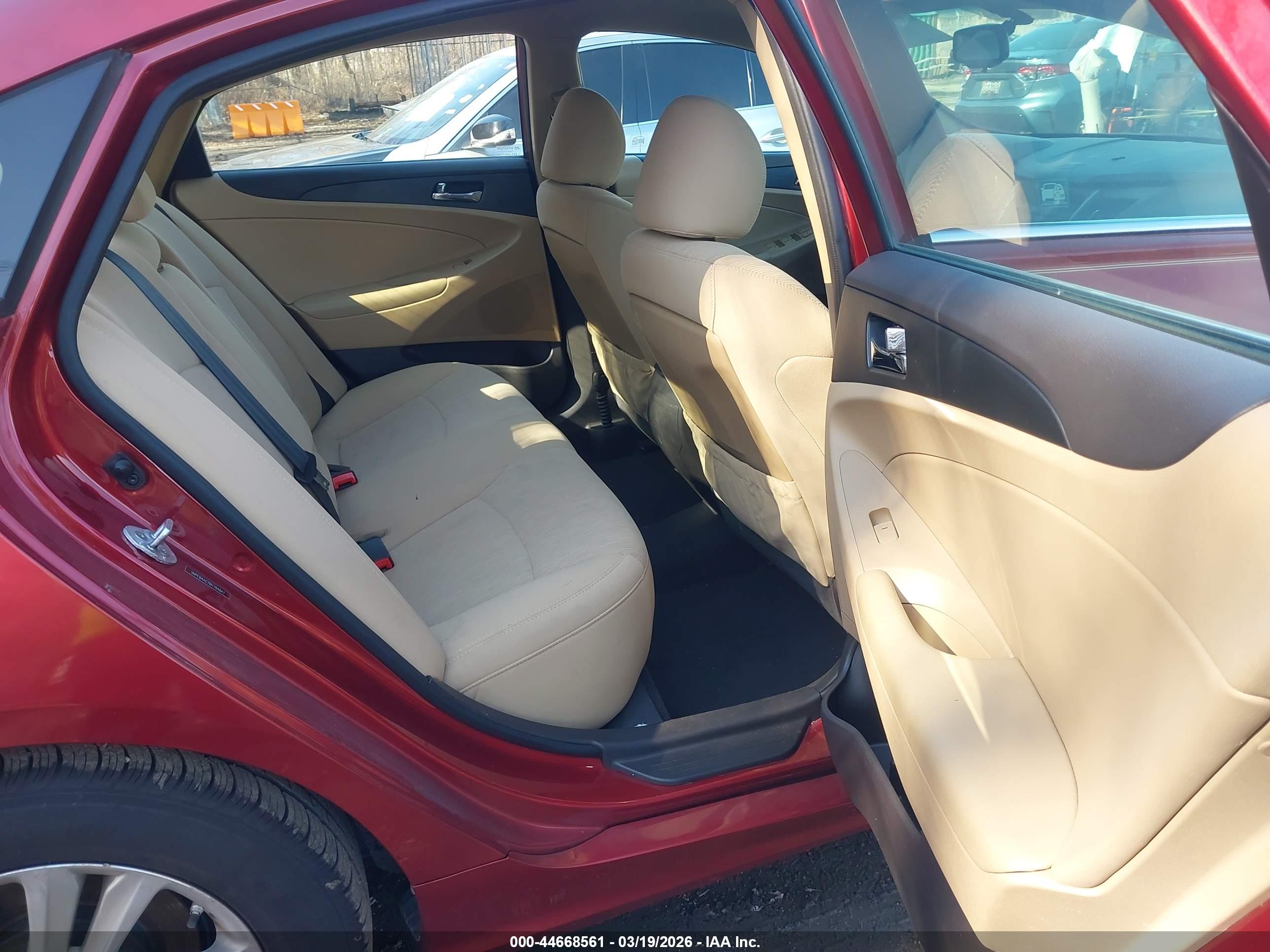 HYUNDAI SONATA image 8