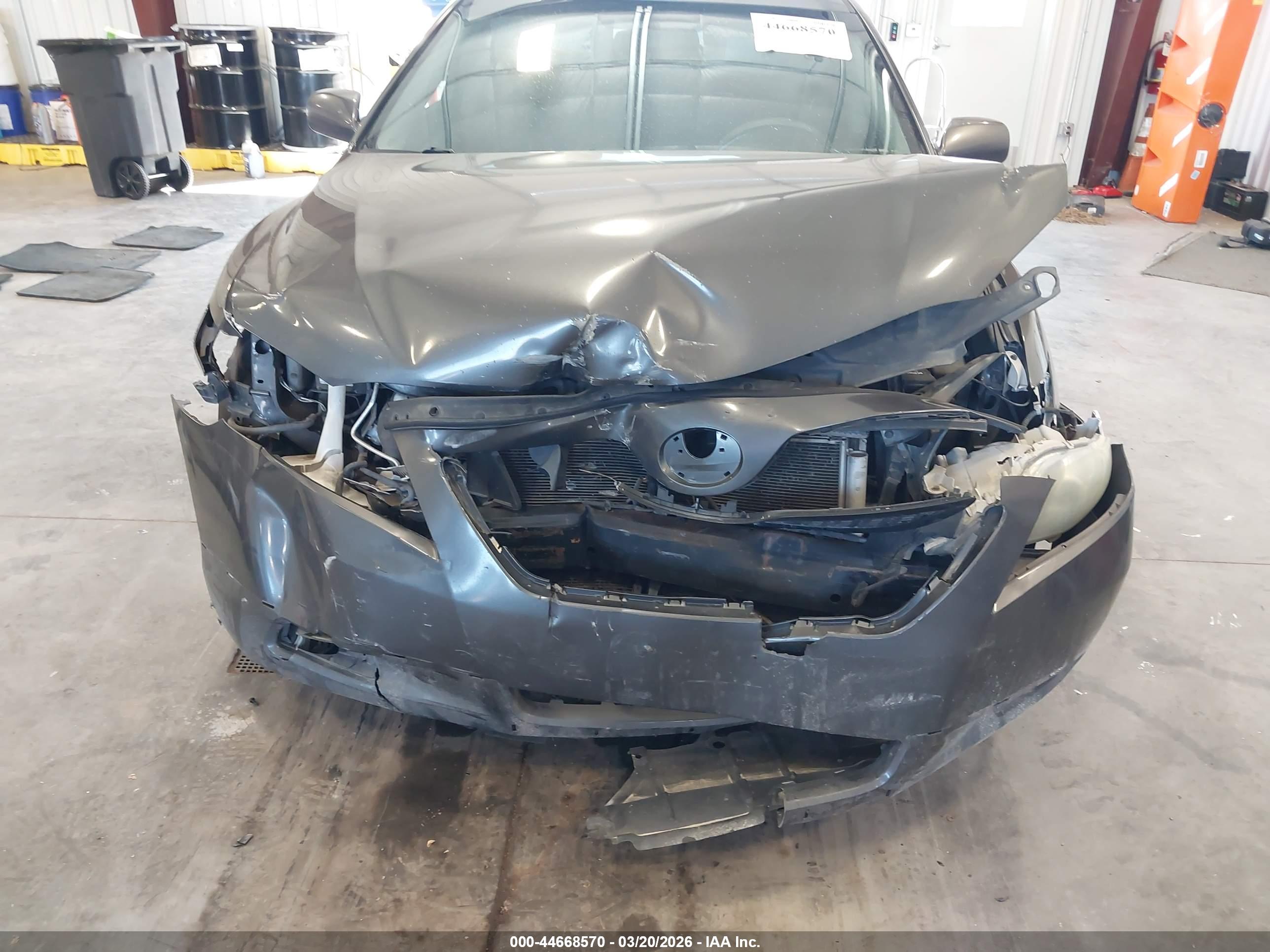 TOYOTA CAMRY image 6