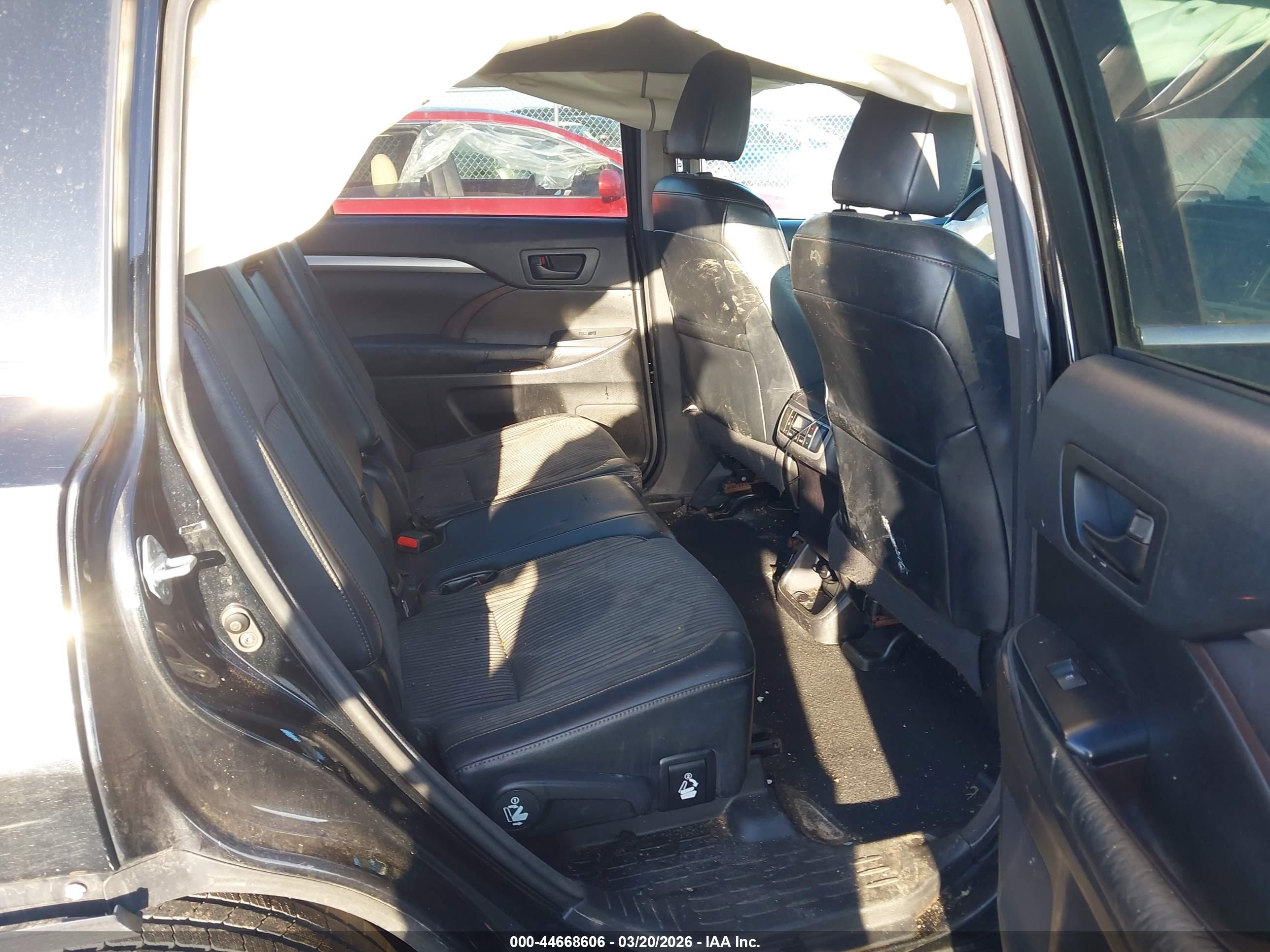 TOYOTA HIGHLANDER image 8