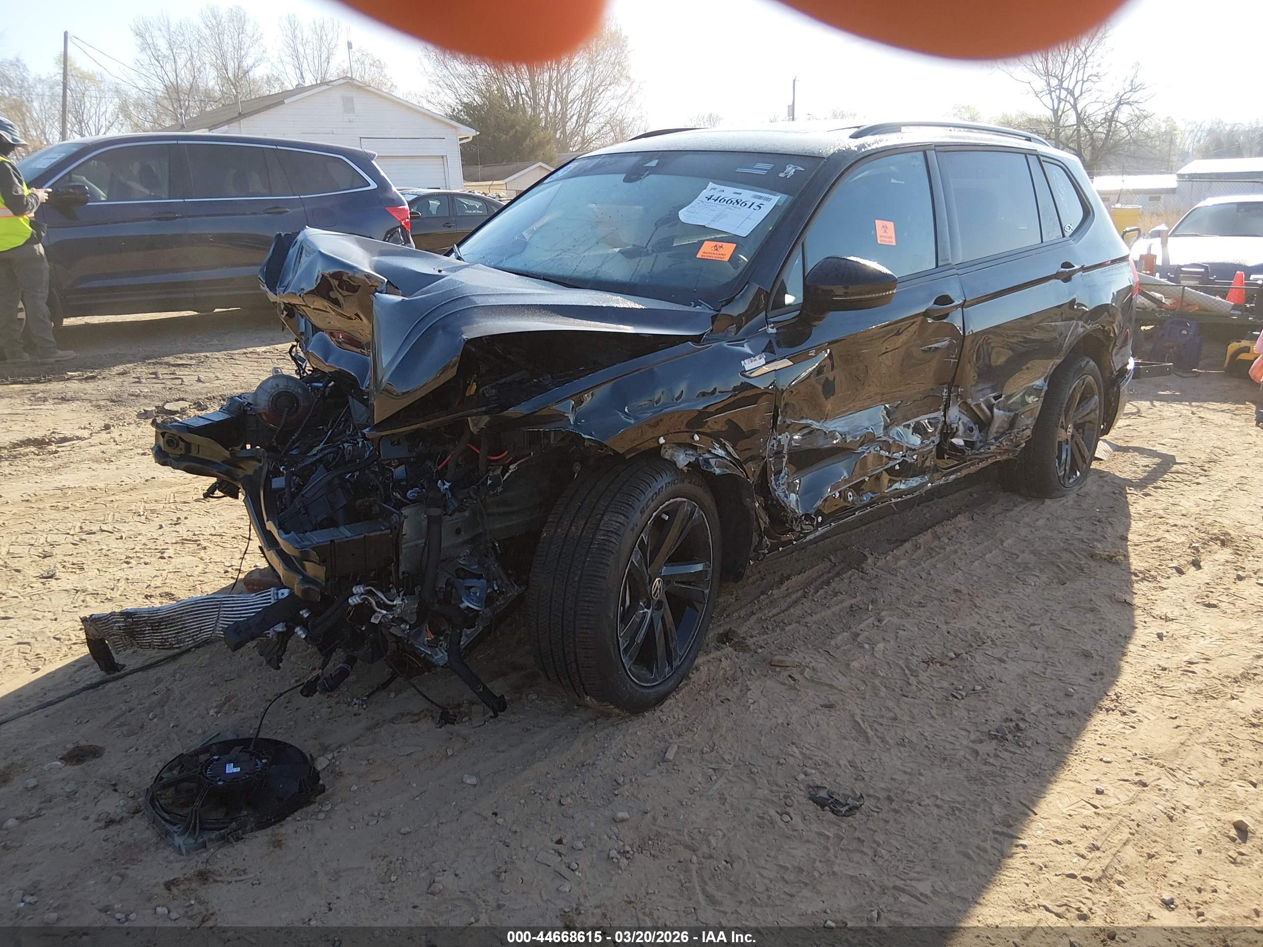 VOLKSWAGEN TIGUAN image 2