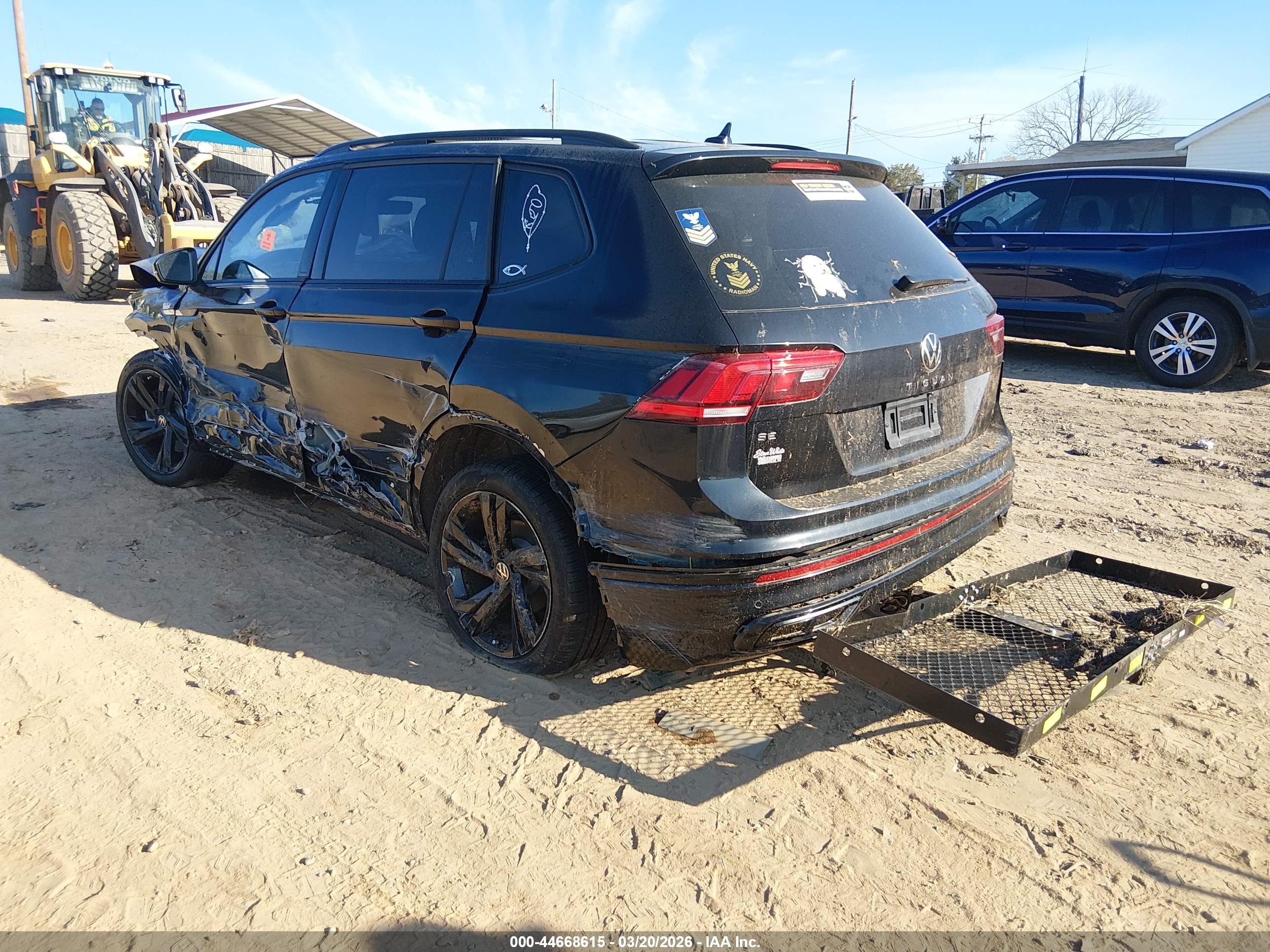 VOLKSWAGEN TIGUAN image 3