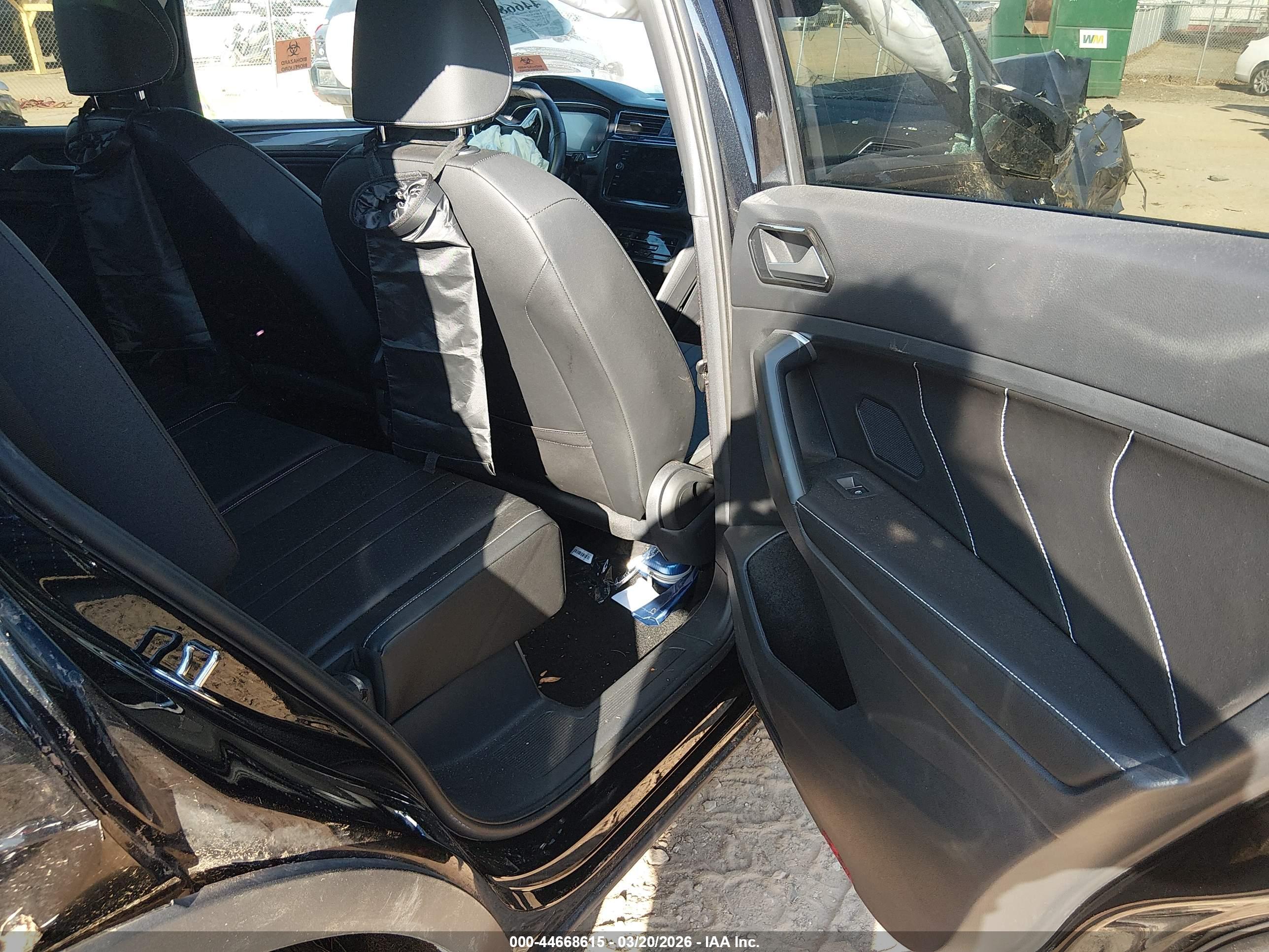 VOLKSWAGEN TIGUAN image 8