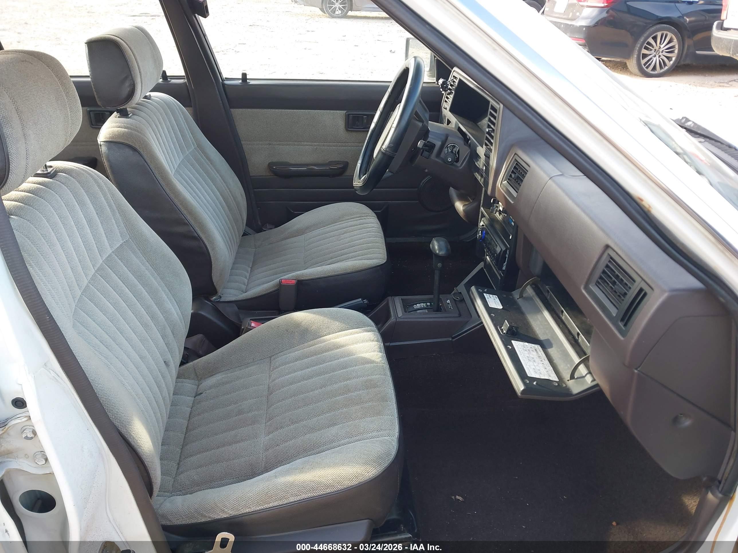 NISSAN SENTRA image 5