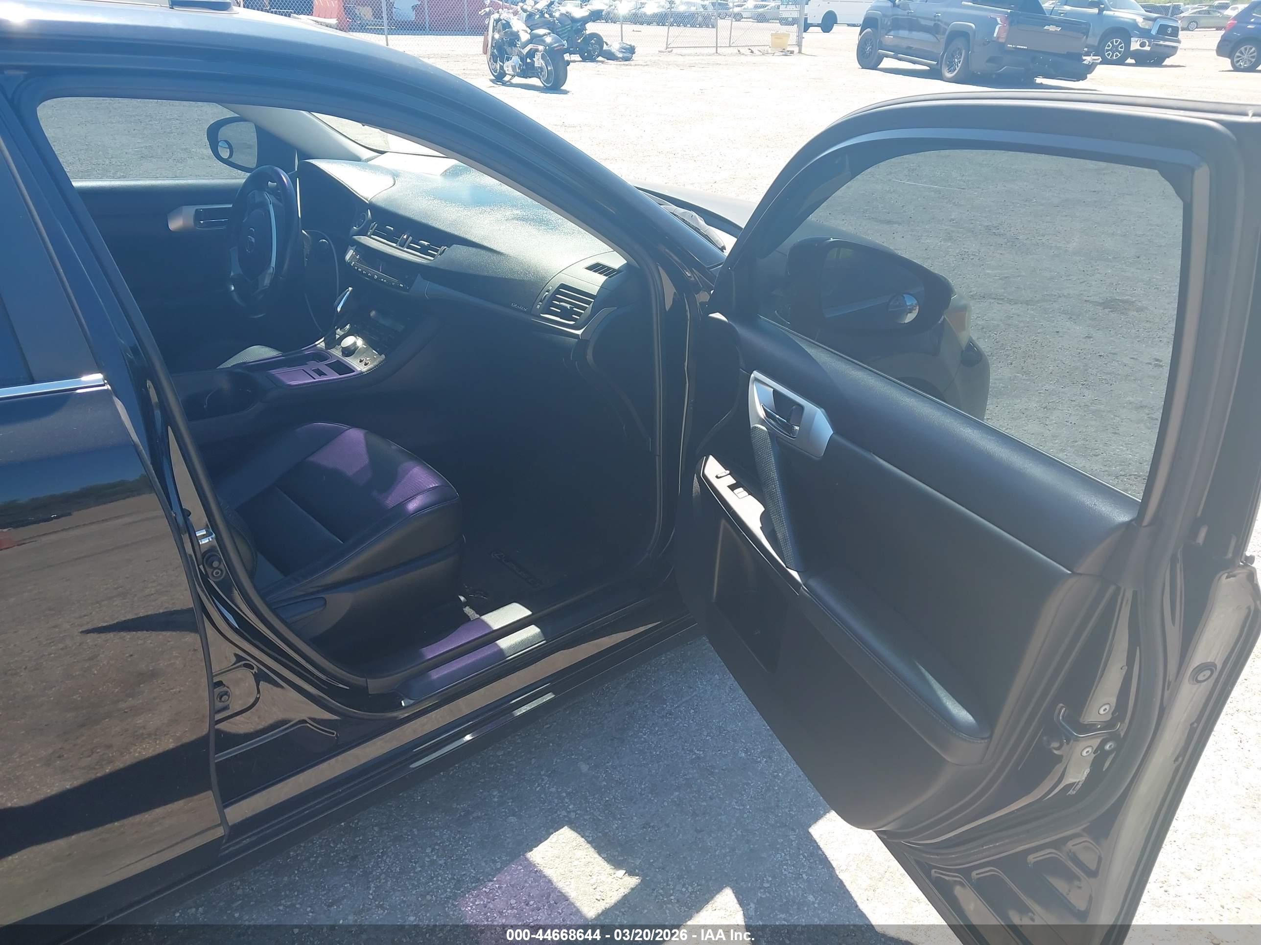 LEXUS CT image 5