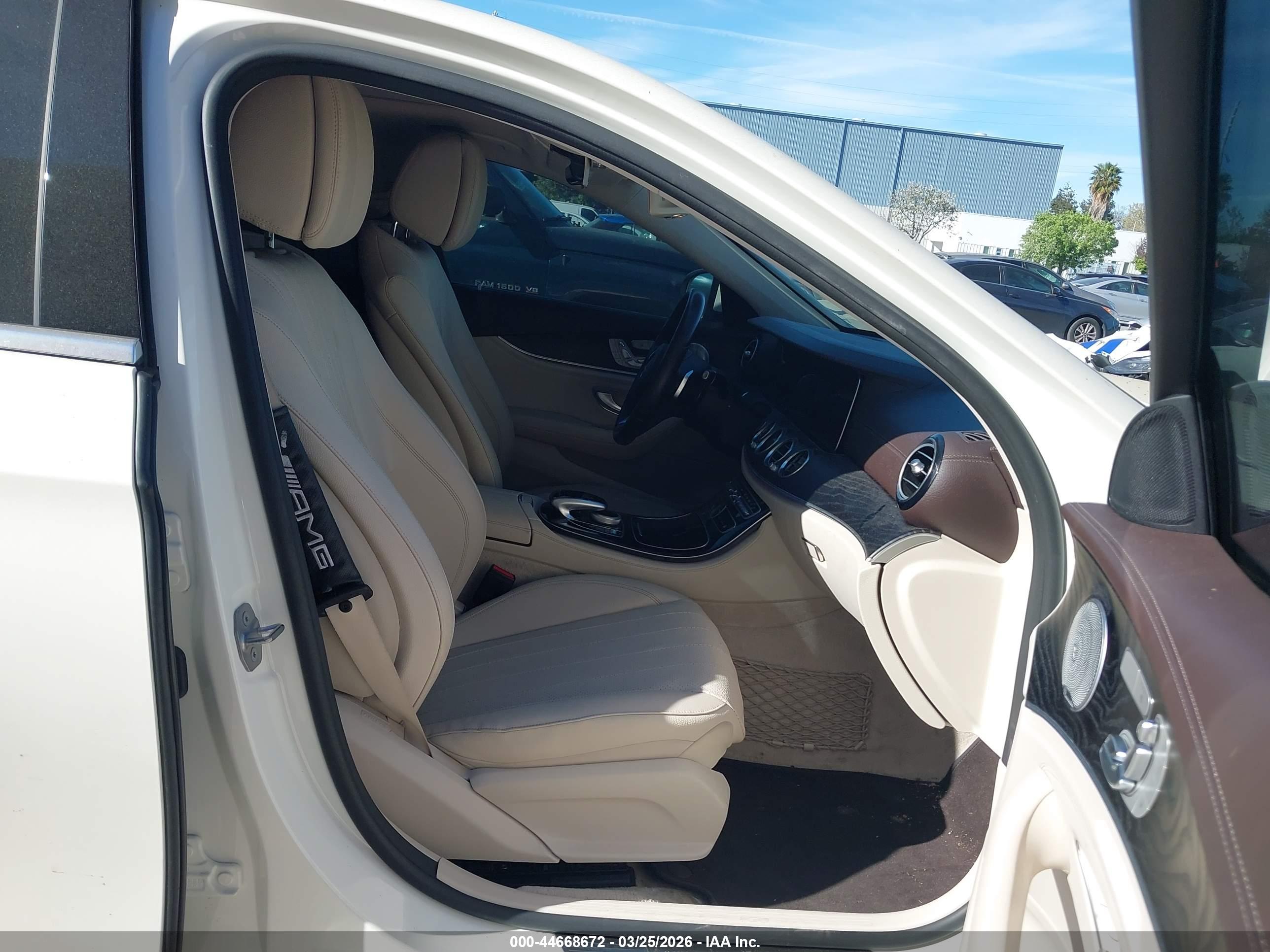 MERCEDES-BENZ E image 5