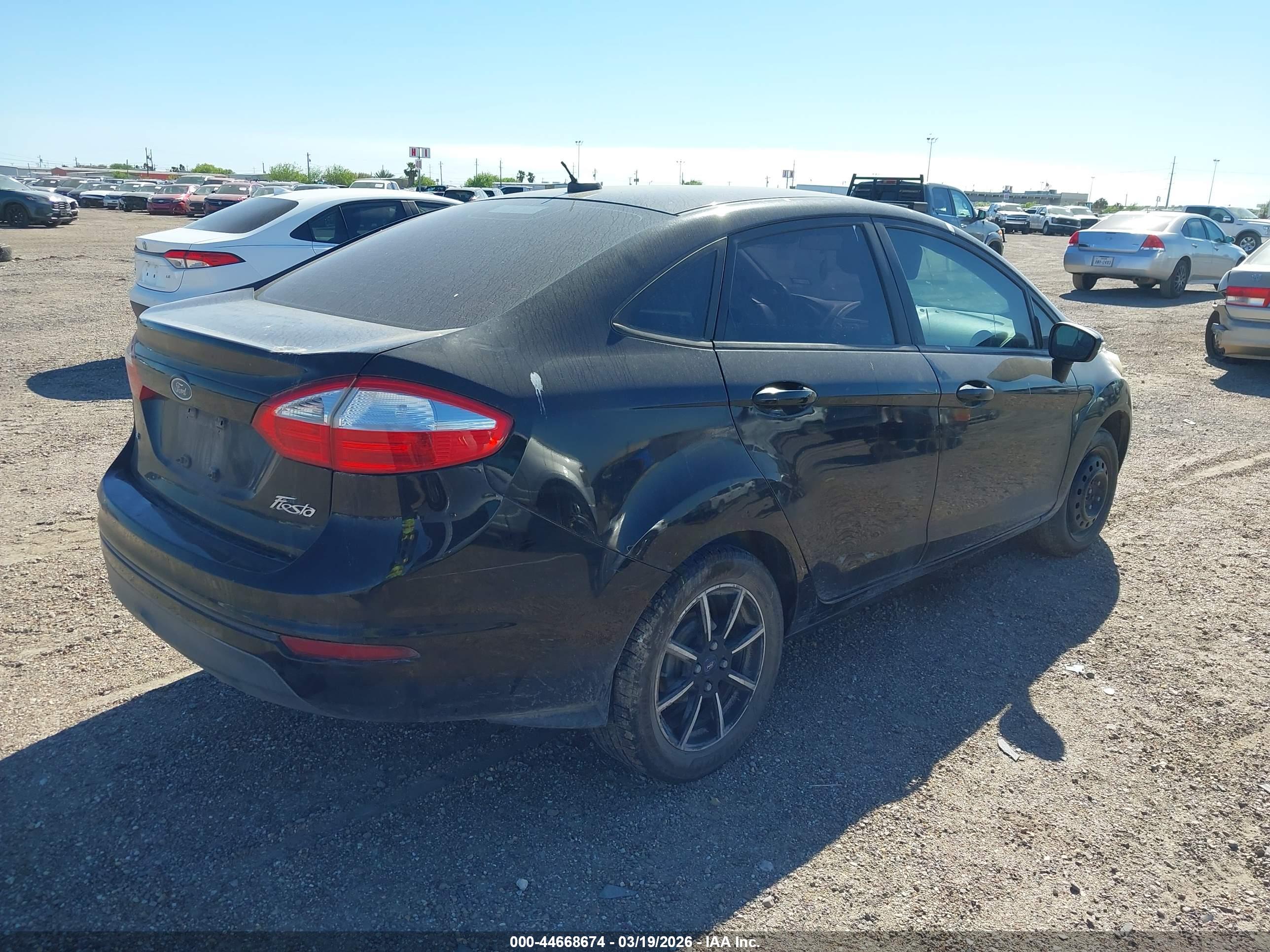 FORD FIESTA image 4