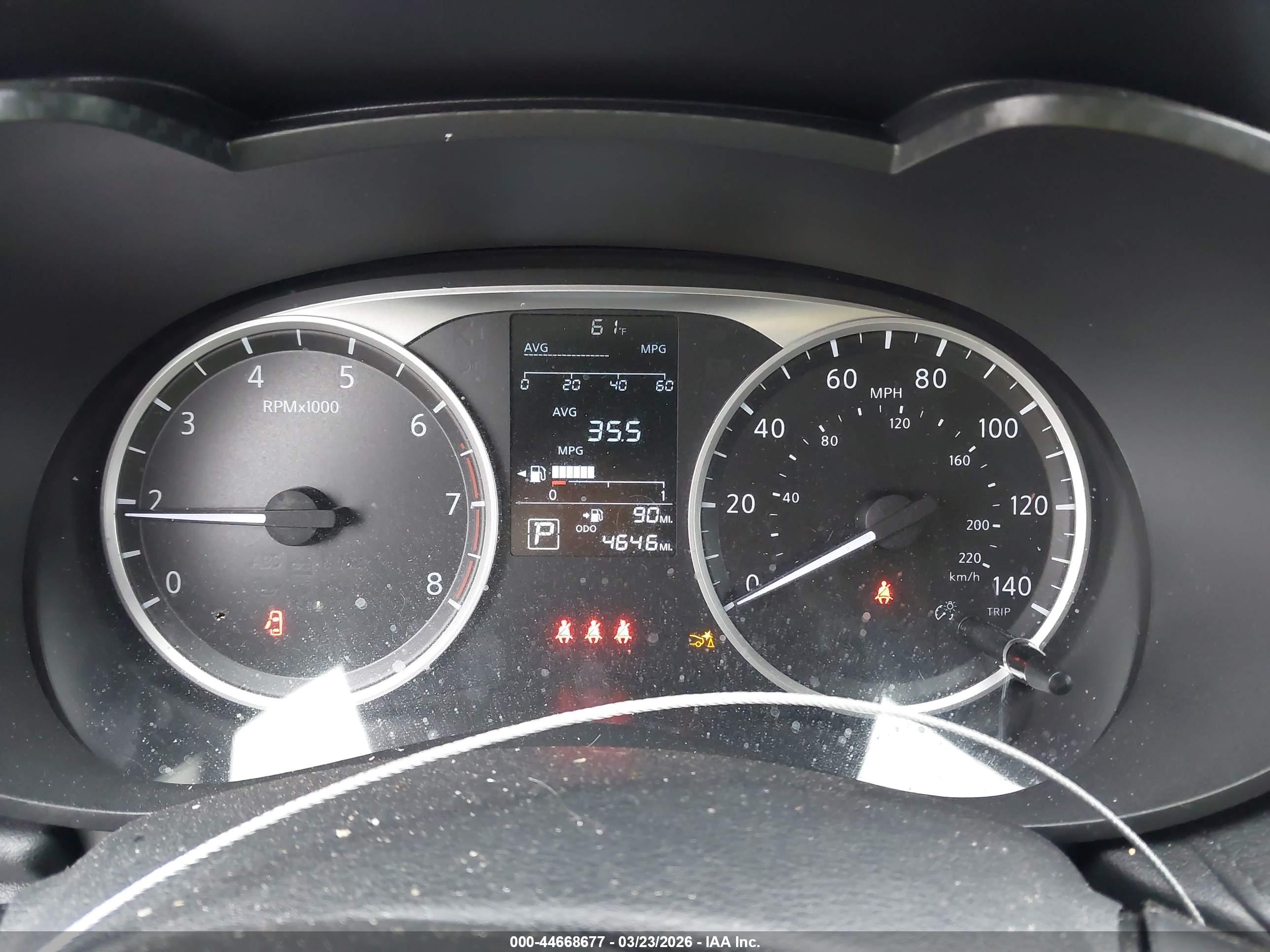 NISSAN VERSA image 7