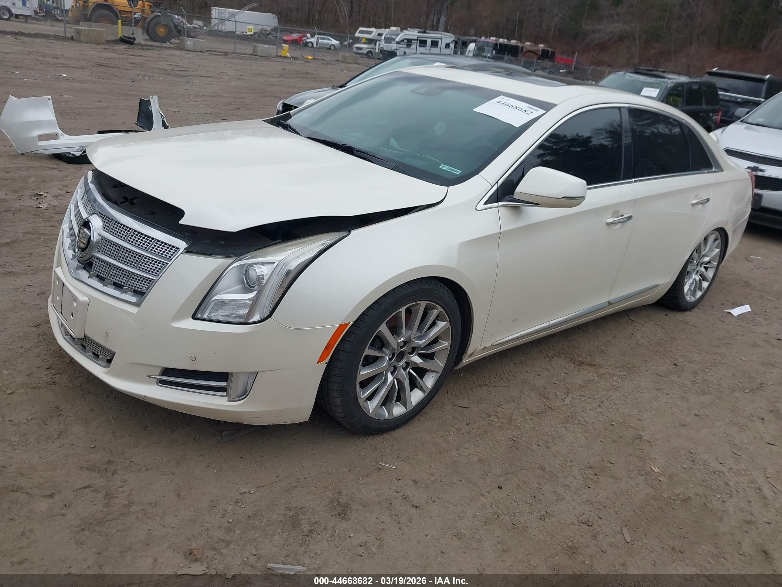 CADILLAC XTS image 2