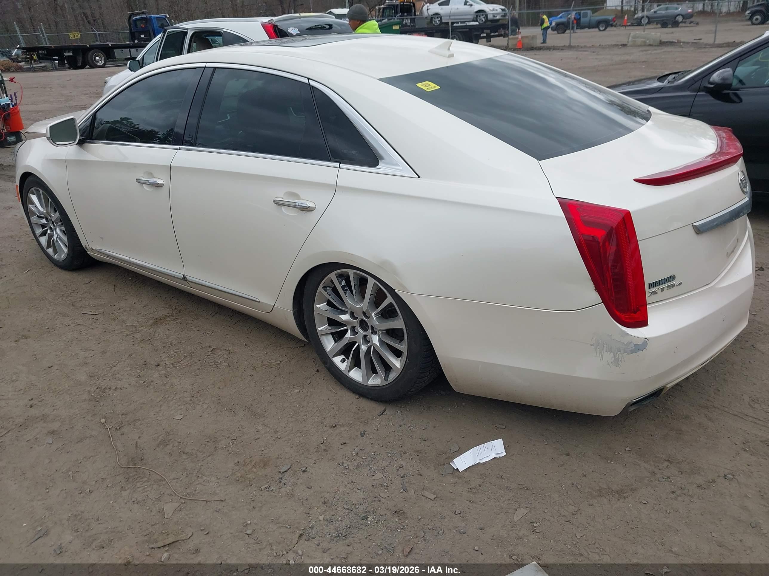 CADILLAC XTS image 3