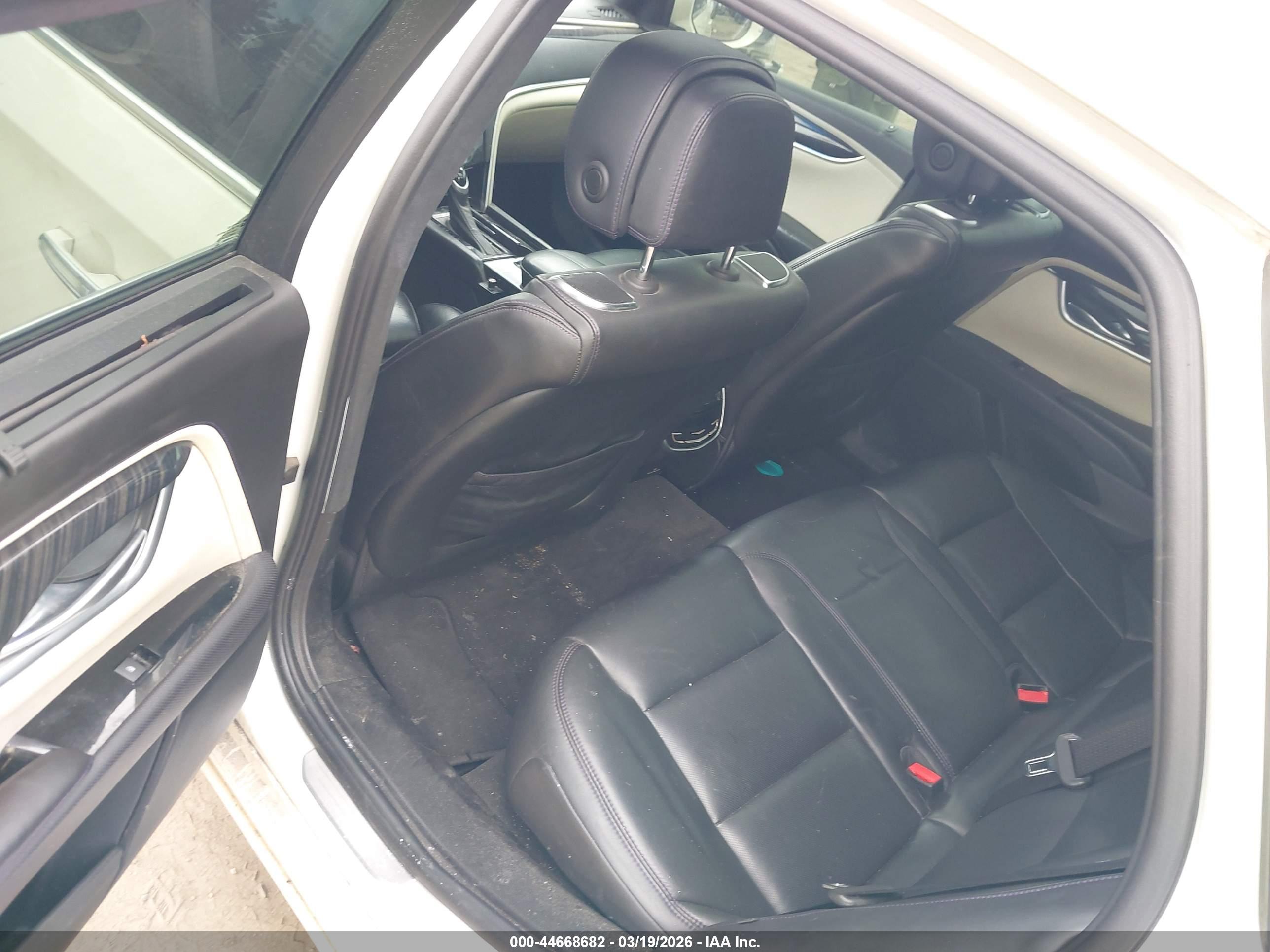 CADILLAC XTS image 8
