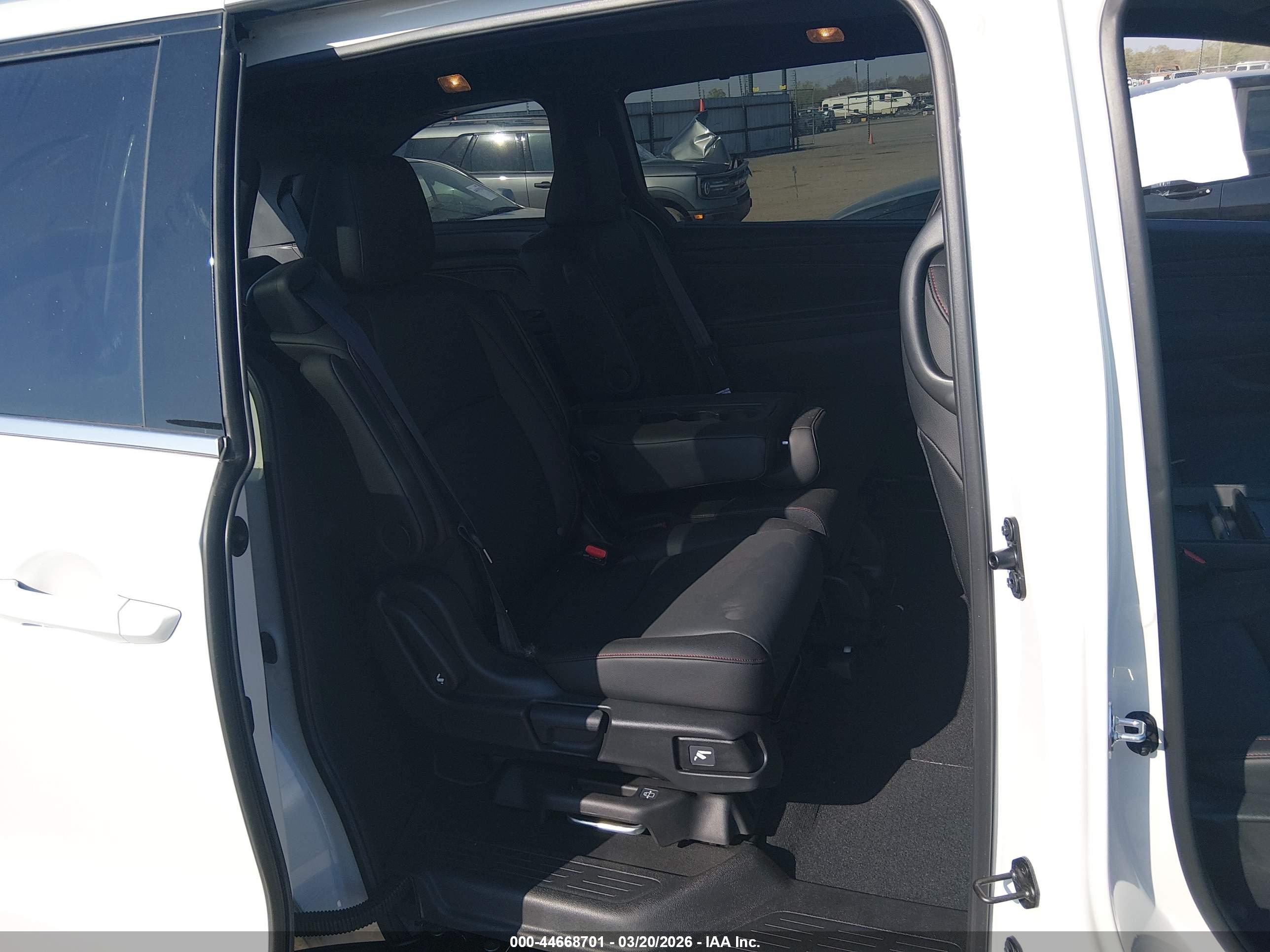 HONDA ODYSSEY image 8