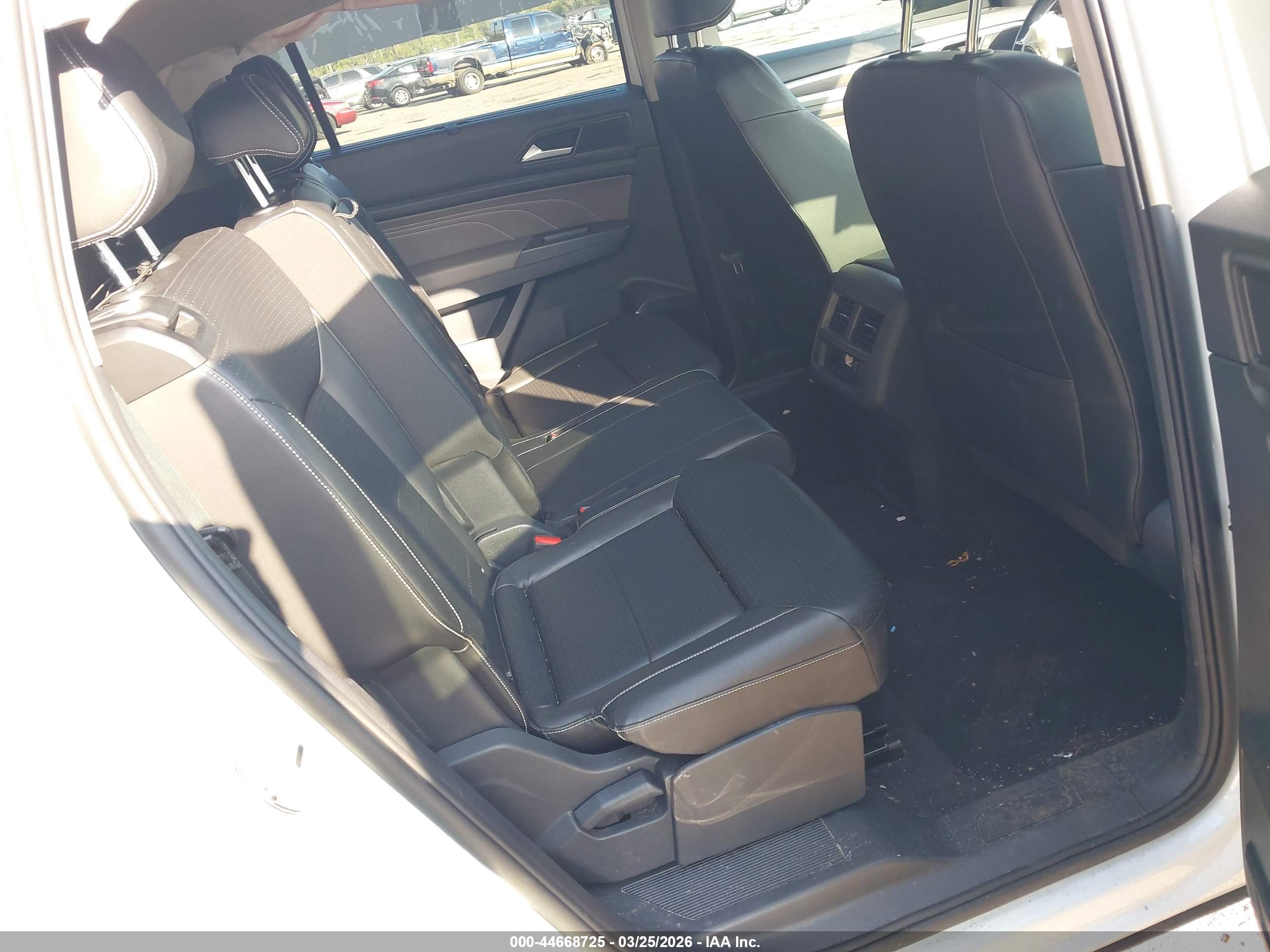 VOLKSWAGEN ATLAS image 8