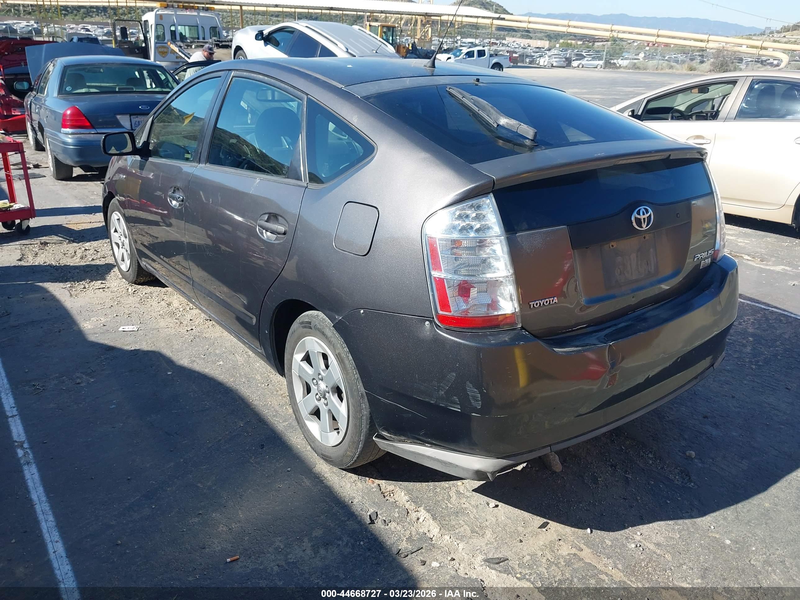 TOYOTA PRIUS image 3